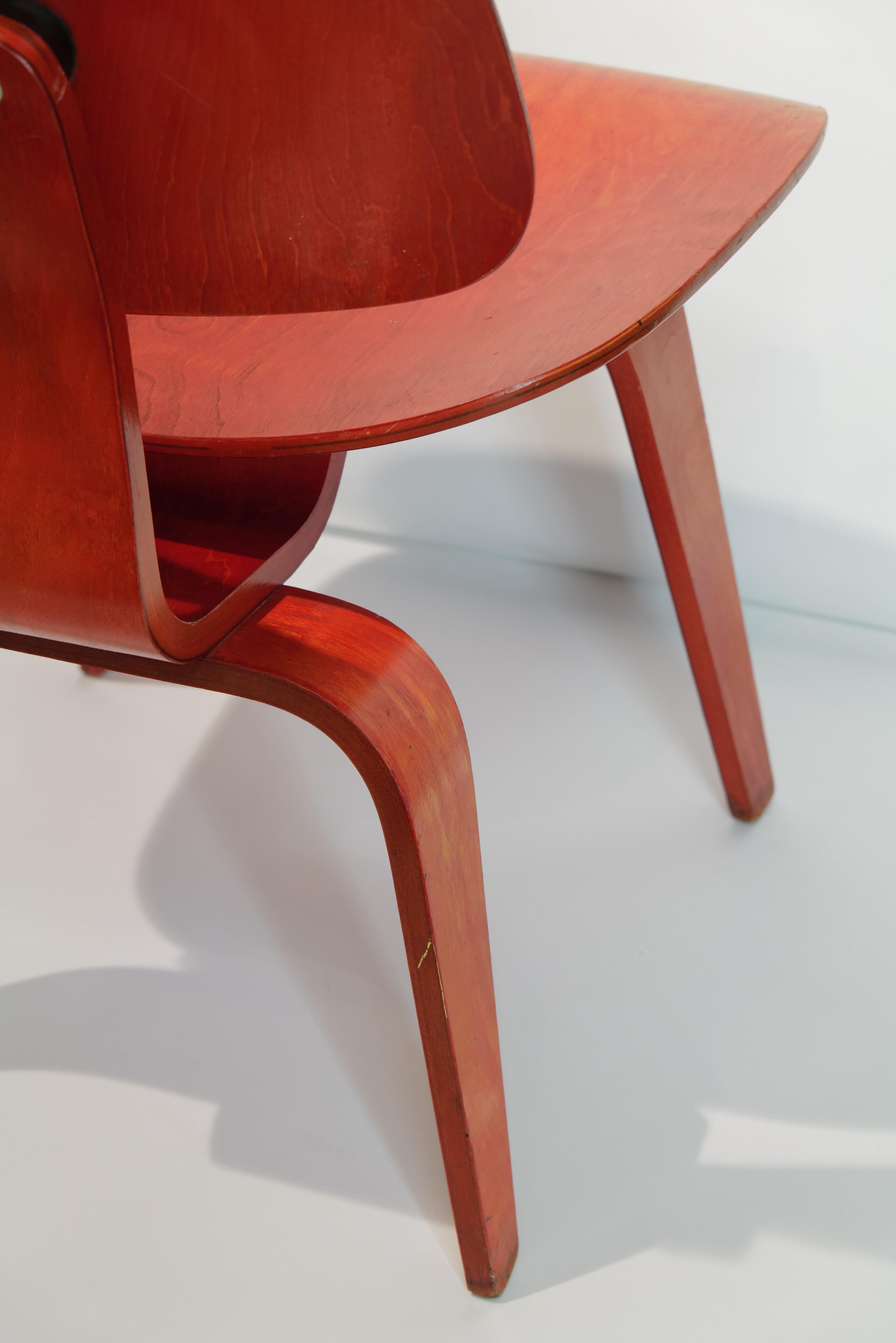 Red Eames DCW in vendita 4