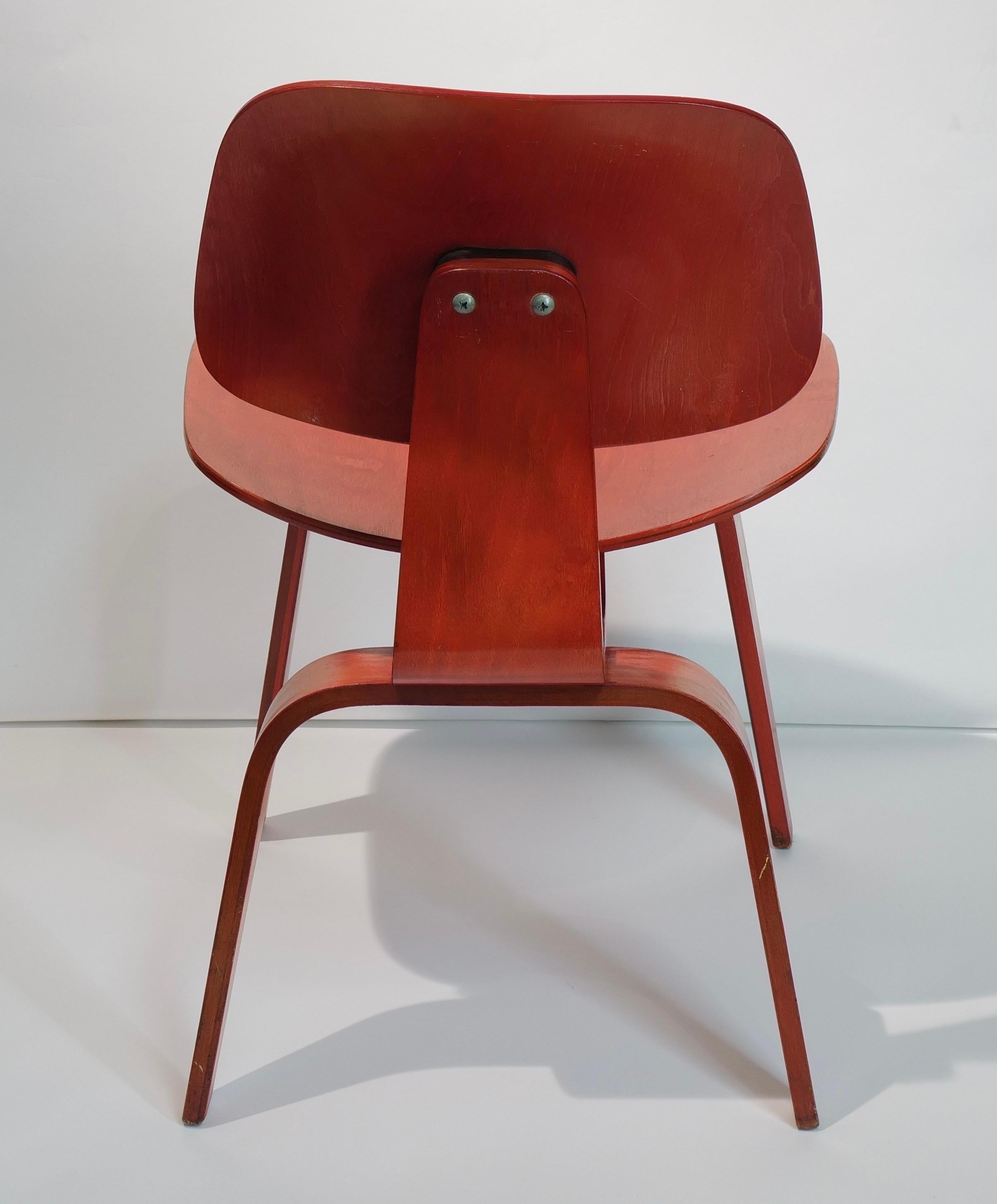 Legno Red Eames DCW in vendita