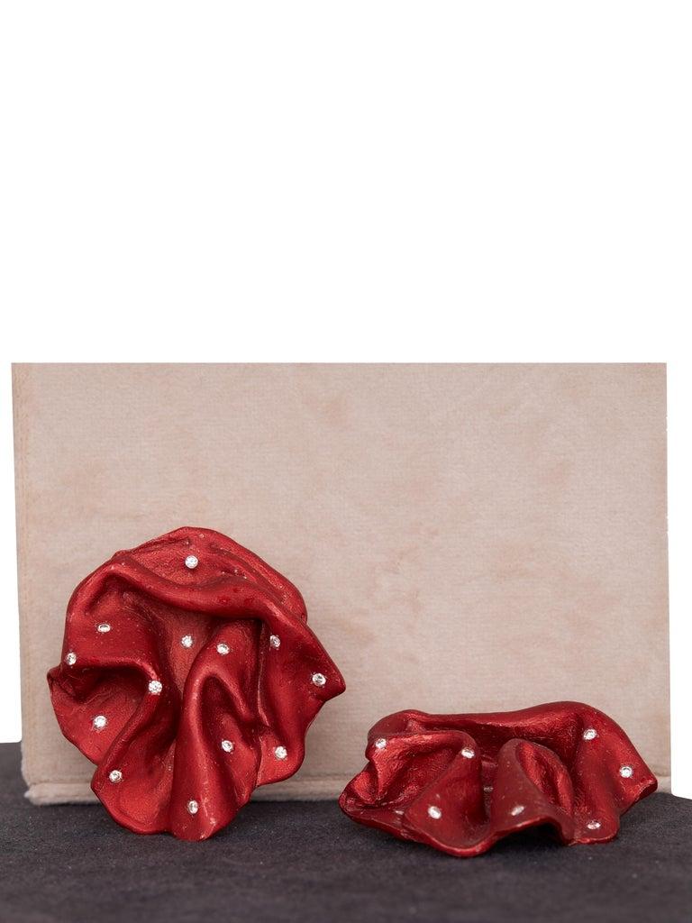 Taglio rotondo Orecchini rossi in alluminio riciclato, oro 18kt e diamante in vendita