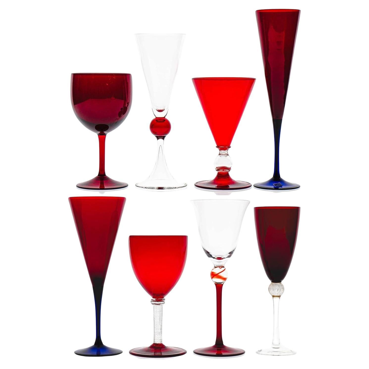 Rotes eklektisches Set aus 8 Cenedese Murano Stem-Gläsern, jedes in einem anderen Design im Angebot