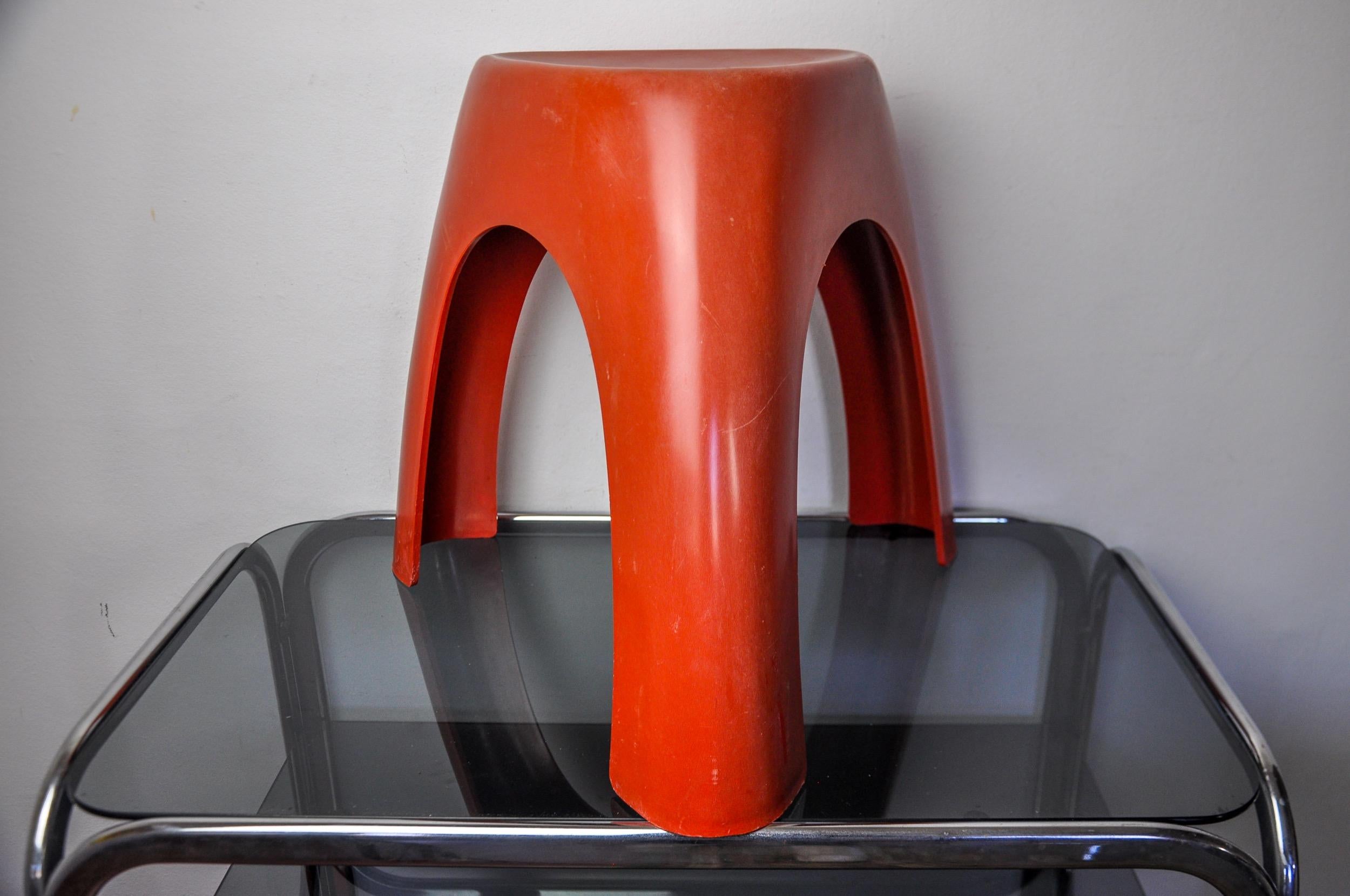 Très beau tabouret 