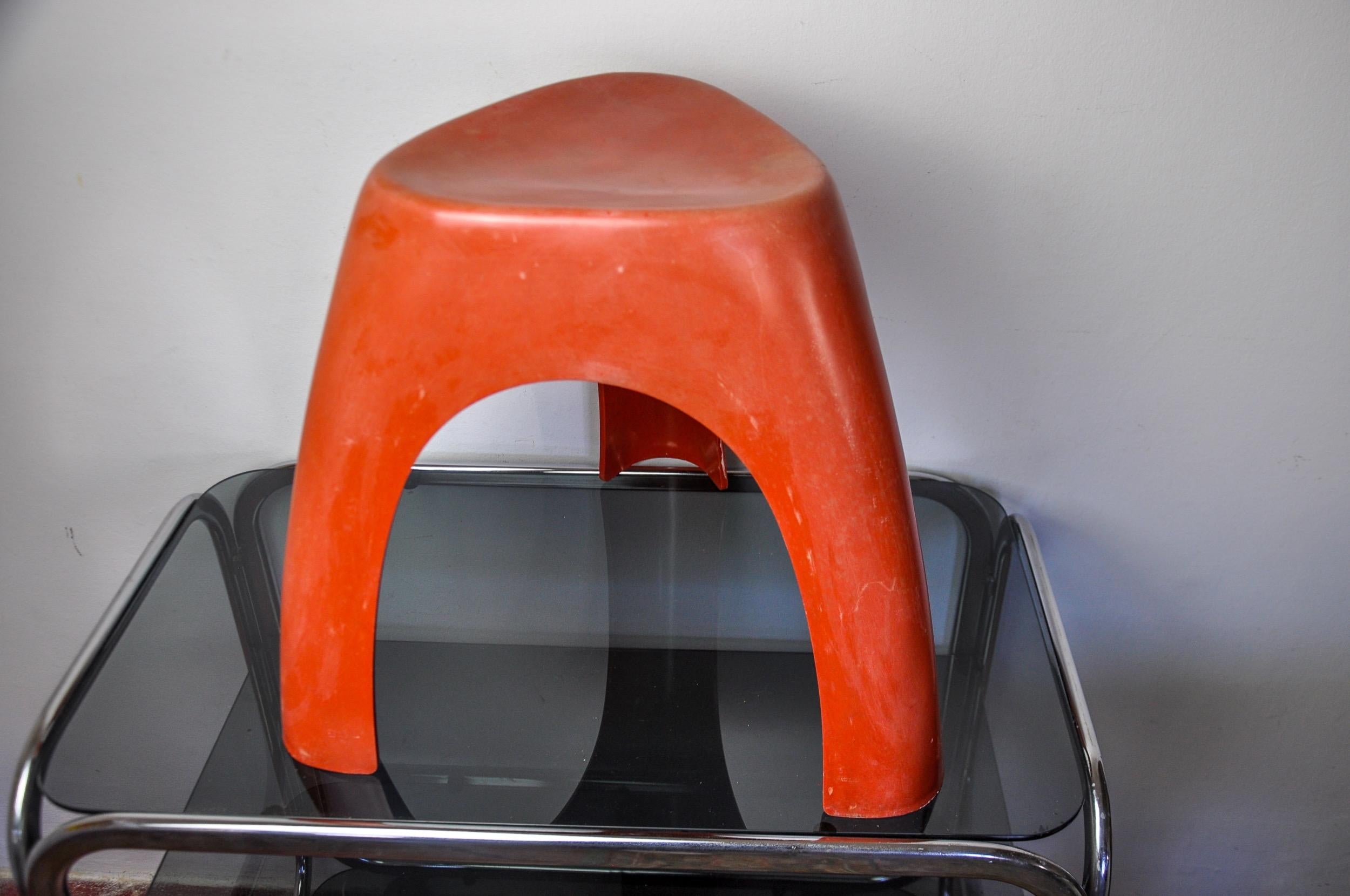 Tabouret éléphant rouge de Vilmer, Espagne, 1980 Bon état - En vente à BARCELONA, ES