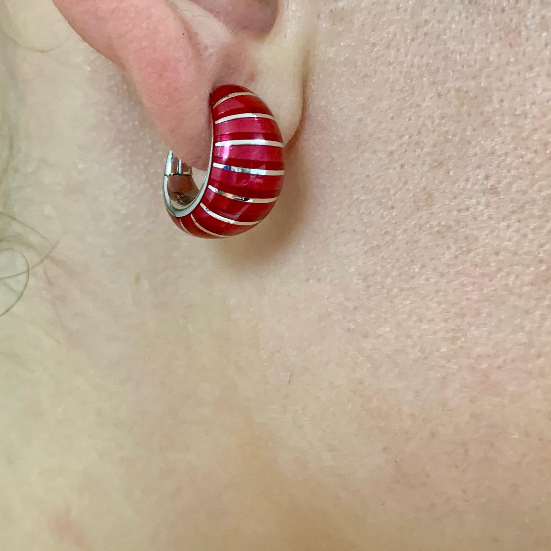 Ohrringe aus 18 Karat Weißgold mit roter Emaille im Angebot 4