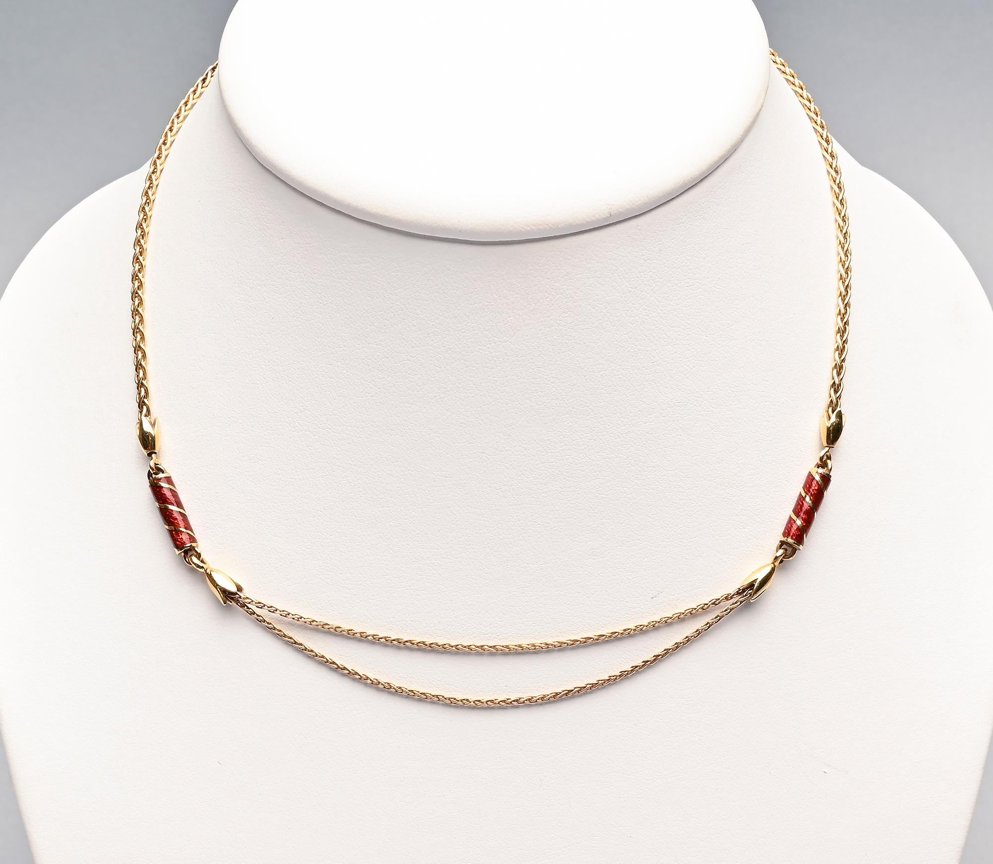 Collier à pendentifs en forme de poire en émail rouge et diamants Unisexe en vente