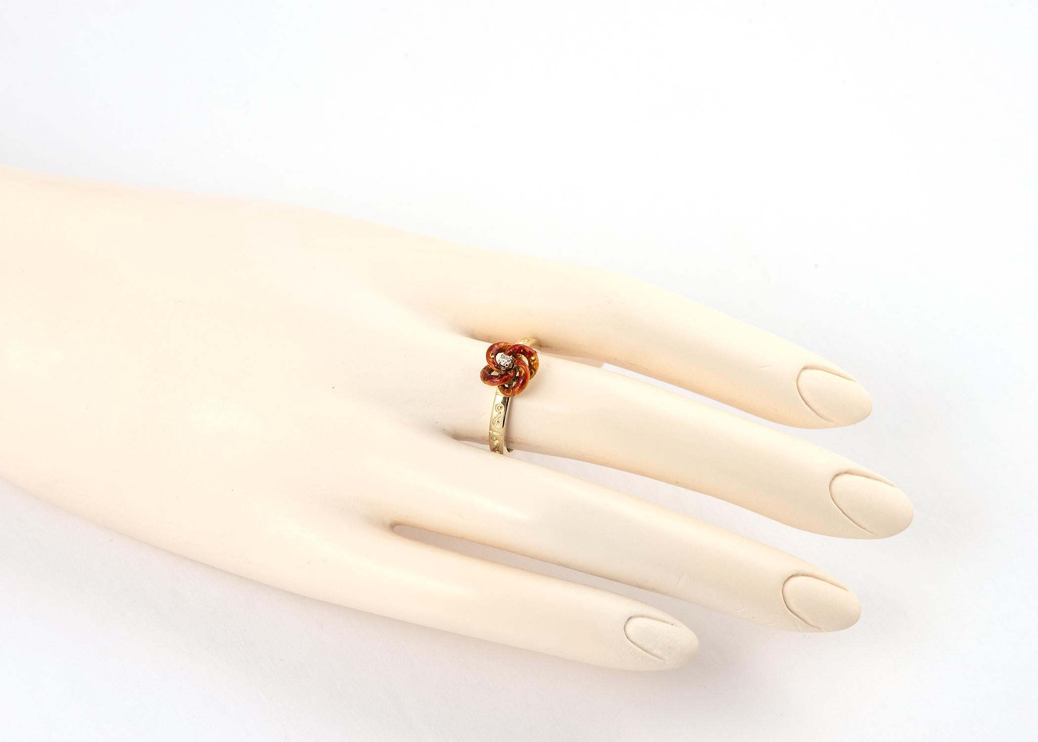 Red Enameled Diamond 18k Gold Lover's Knot Ring In Good Condition In St. Catharines, ON