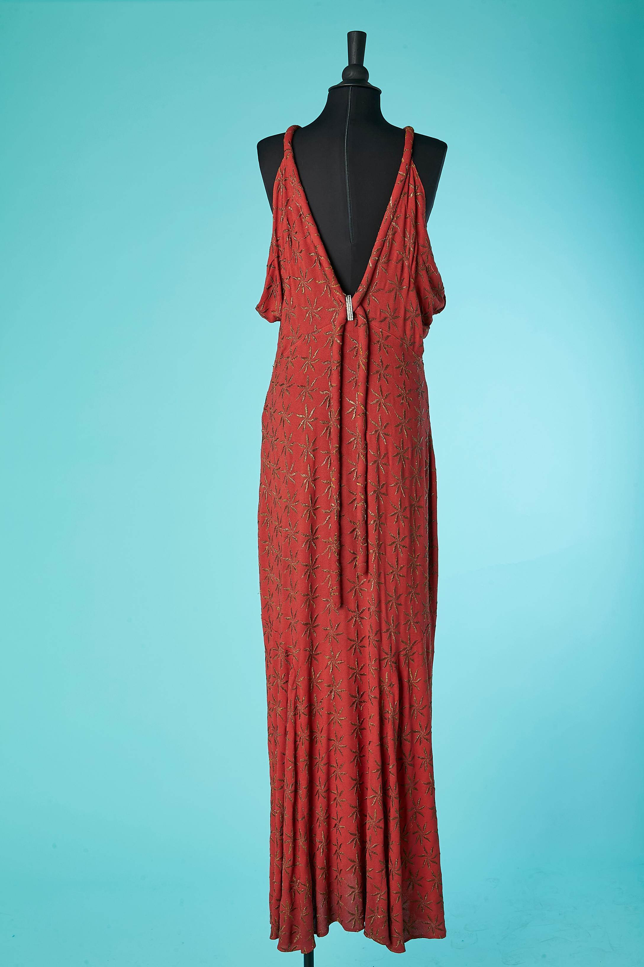 Red evening dress in red crêpe and gold lurex thread embroidery Circa 1930's  For Sale 2
