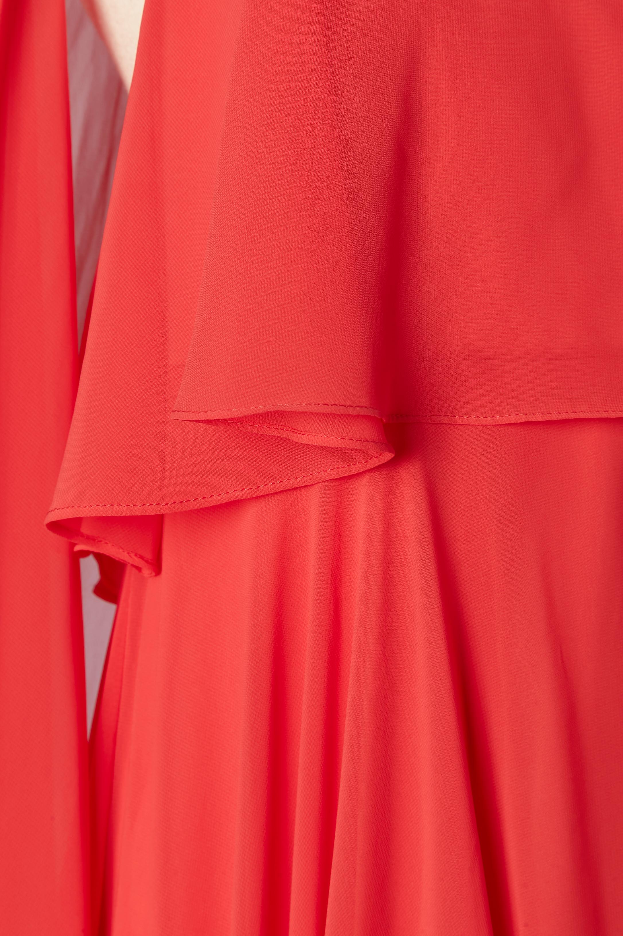 Rotes Abendkleid mit silbernem, metalbesetztem Gai Mattiolo rotem Teppich  im Zustand „Hervorragend“ im Angebot in Saint-Ouen-Sur-Seine, FR