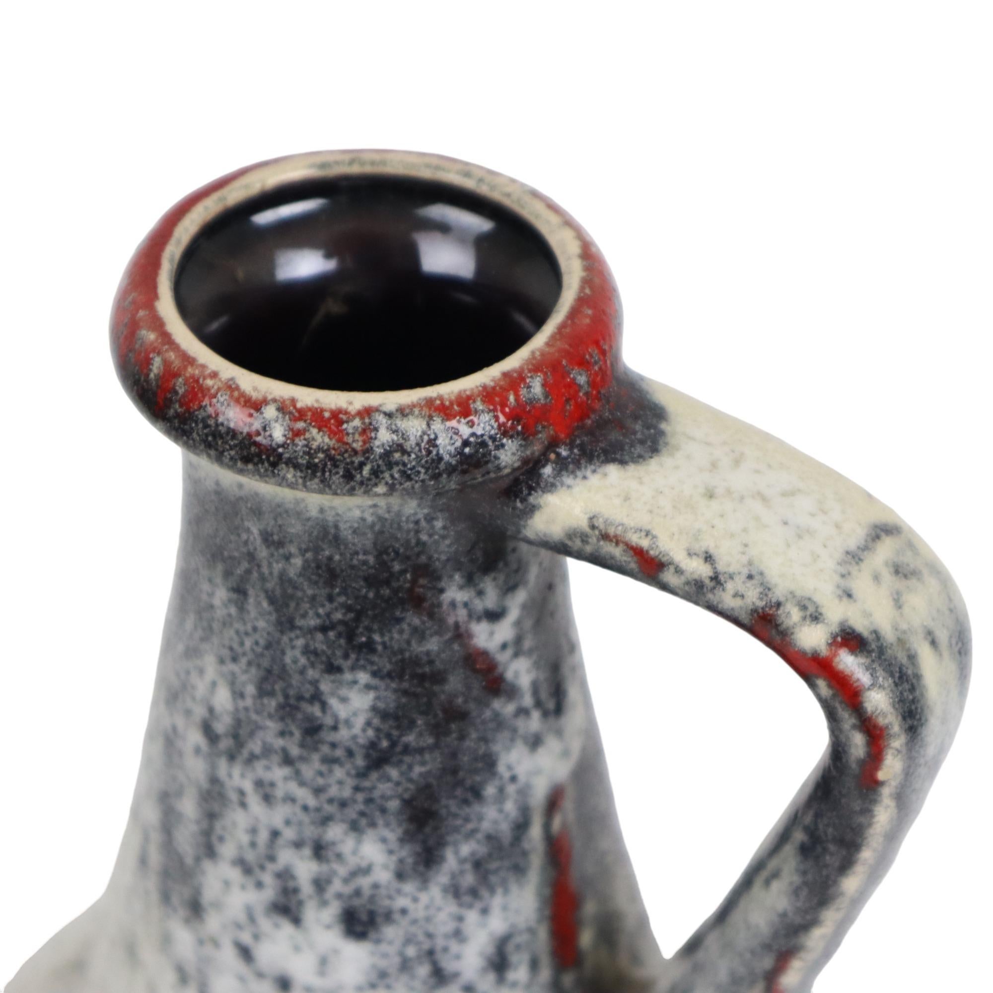 Vernissé Vase Bay Keramik Allemagne de l'Ouest à motif de lave grasse rouge 67-30 en vente