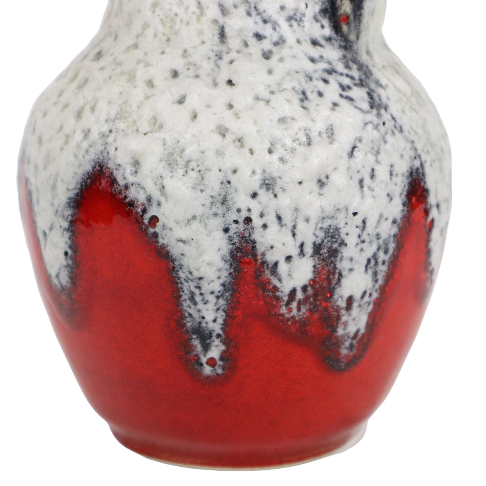 Vase Bay Keramik Allemagne de l'Ouest à motif de lave grasse rouge 67-30 Excellent état - En vente à Poperinge, BE