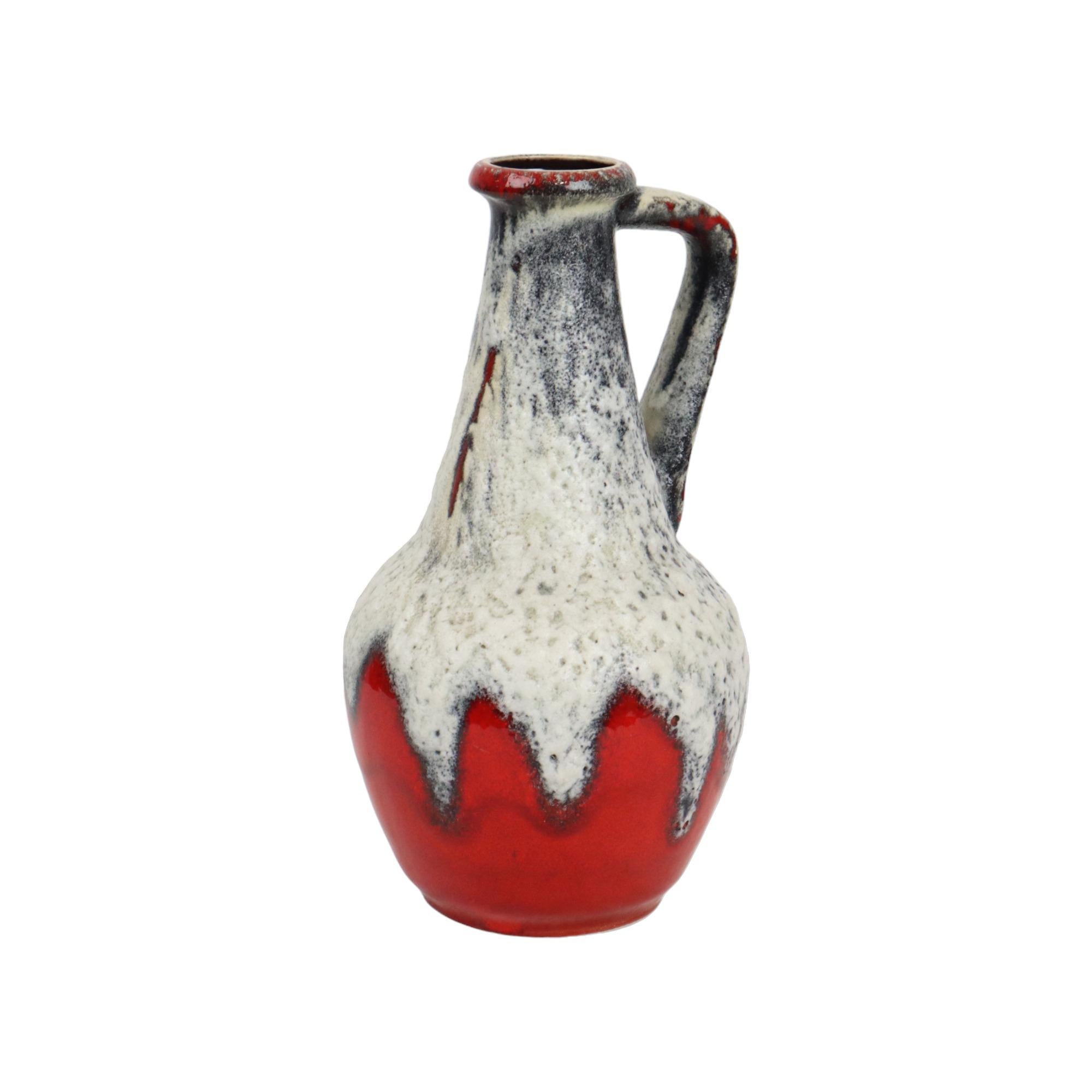 Milieu du XXe siècle Vase Bay Keramik Allemagne de l'Ouest à motif de lave grasse rouge 67-30 en vente