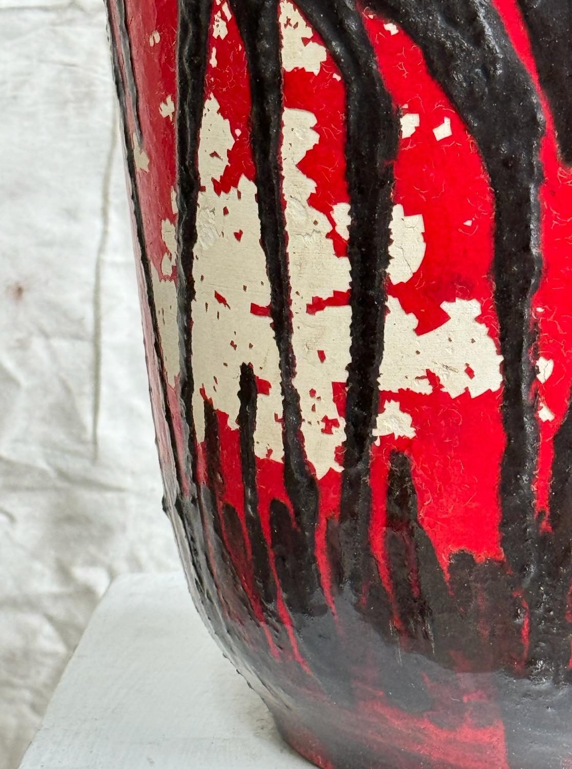 Ceramica Vaso di cavalli di lava rossa di Scheurich, Germania occidentale, anni '60 in vendita