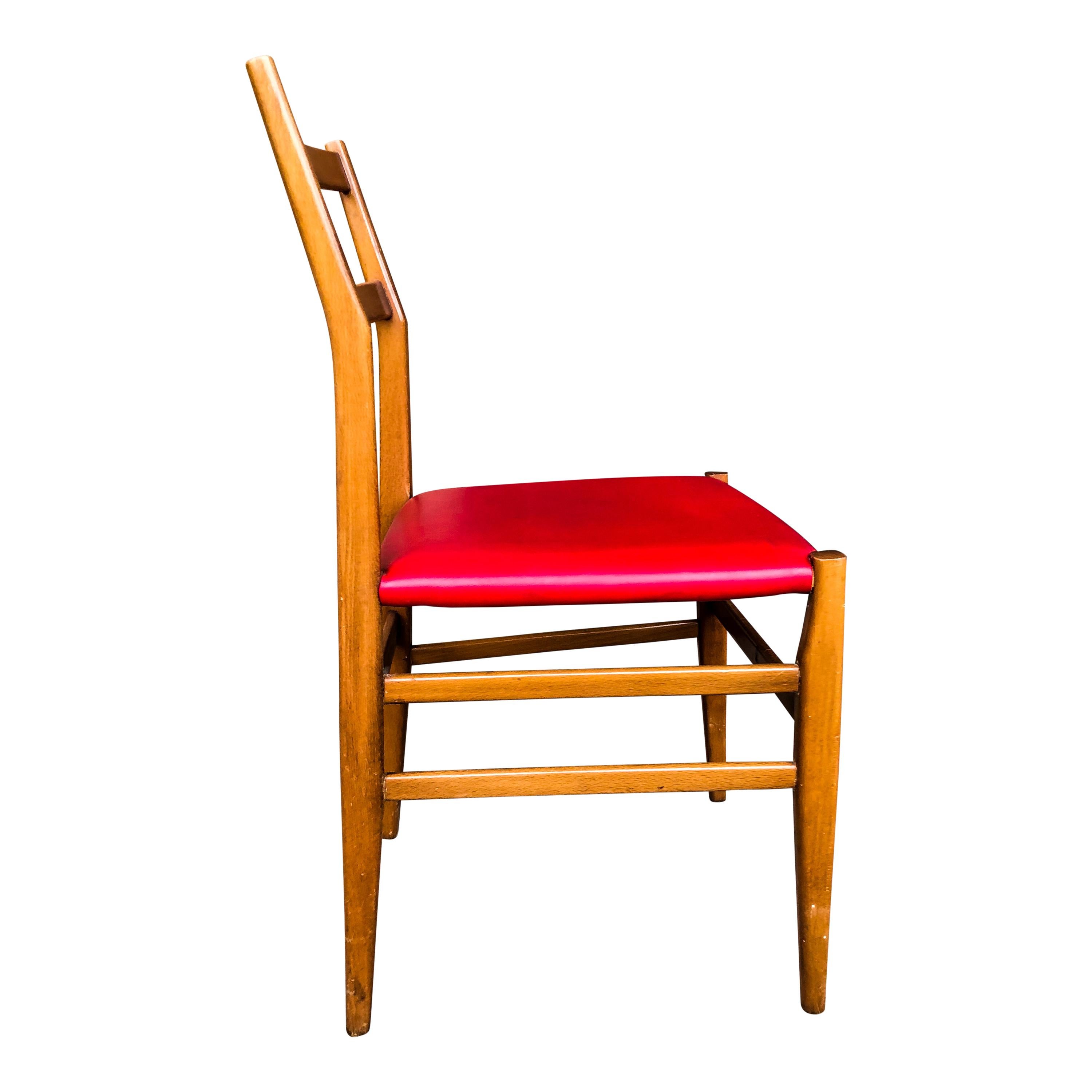 Chaises de salle à manger Leggera en faux cuir rouge de Gio Ponti pour Cassina, années 1960, lot de 6 en vente 8