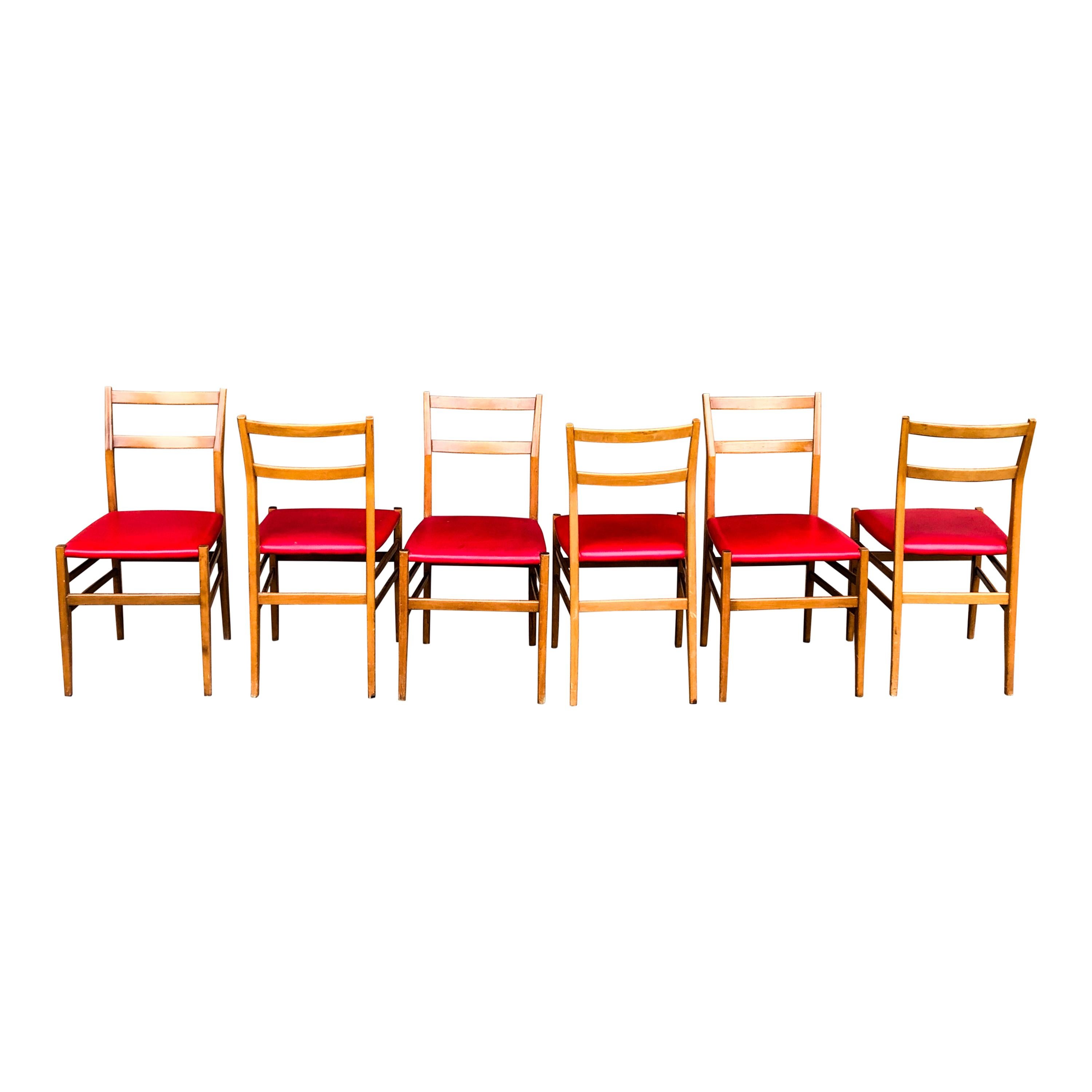 Chaises de salle à manger Leggera en faux cuir rouge de Gio Ponti pour Cassina, années 1960, lot de 6 en vente 1