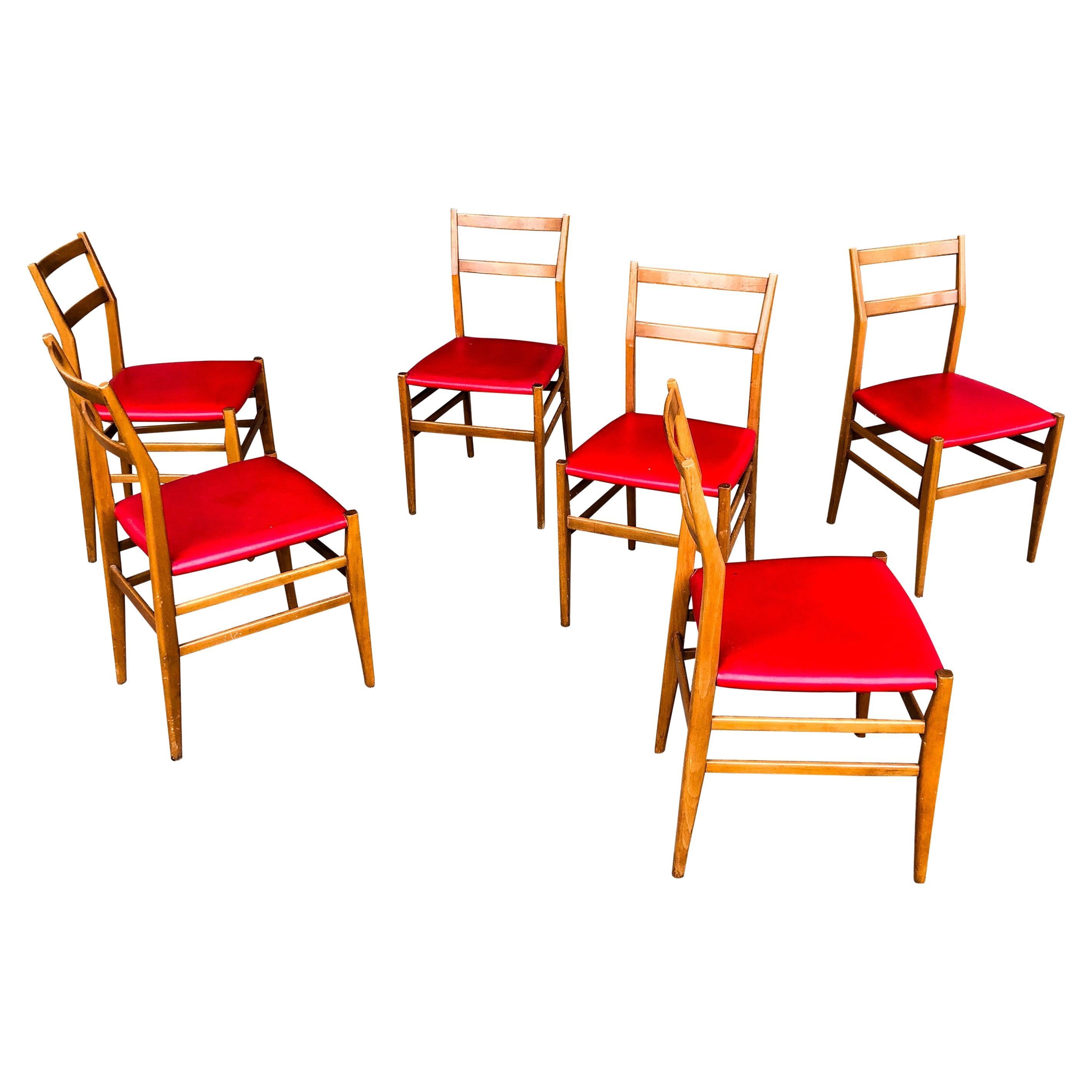 Chaises de salle à manger Leggera en faux cuir rouge de Gio Ponti pour Cassina, années 1960, lot de 6 en vente