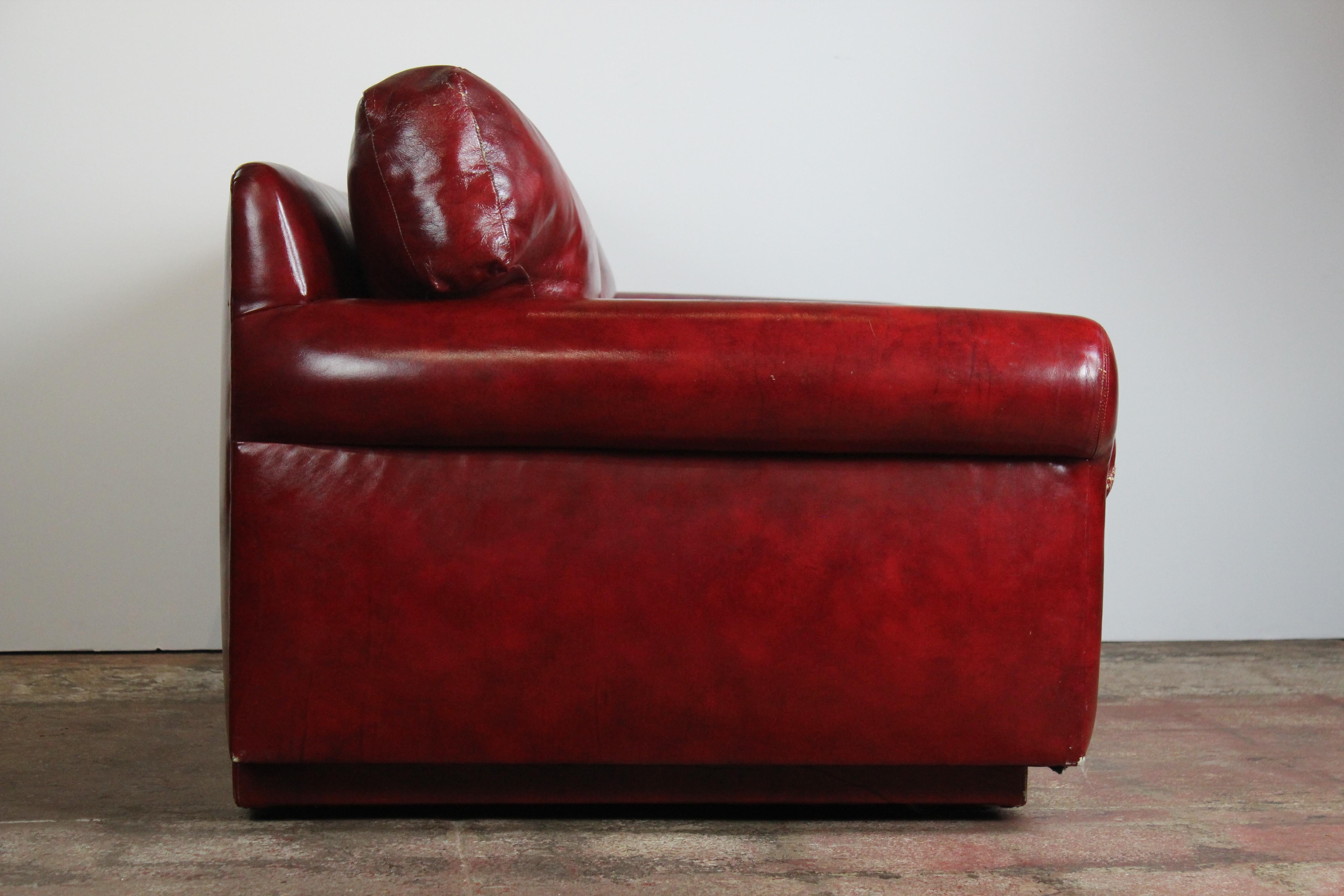 Red Faux-Leather Loveseat In Good Condition In Pomona, CA