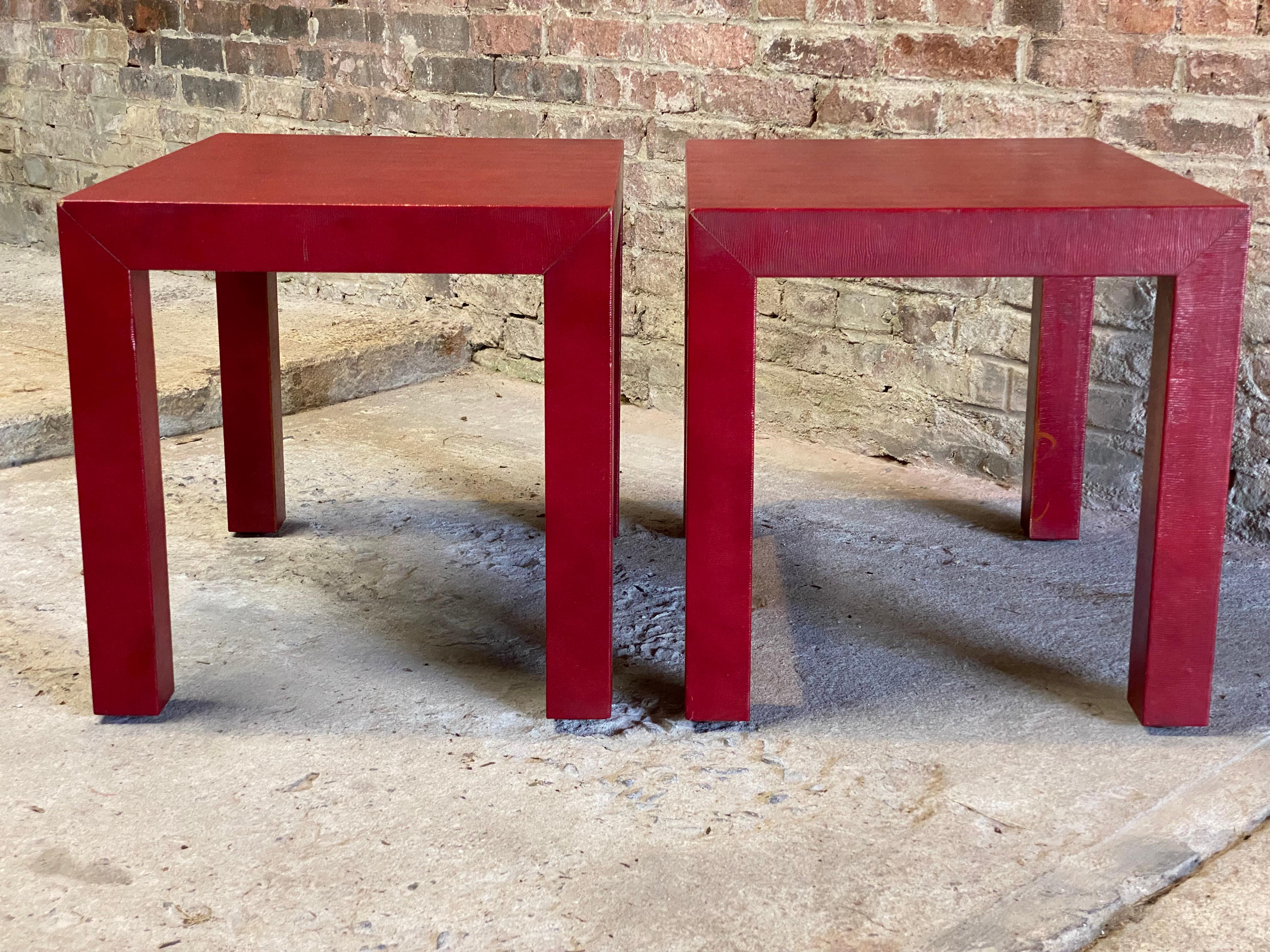 Red Faux Lizard Skin Parsons Post Modern End Tables In Good Condition For Sale In Garnerville, NY