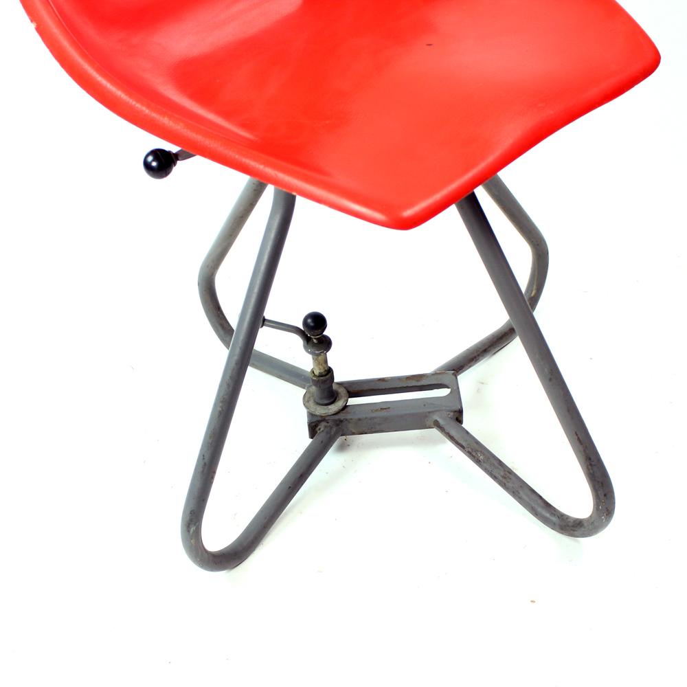 Steel Red Fiberglass & Metal Tram Chairs By Miroslav Navratil For Vertex, 1960s For Sale