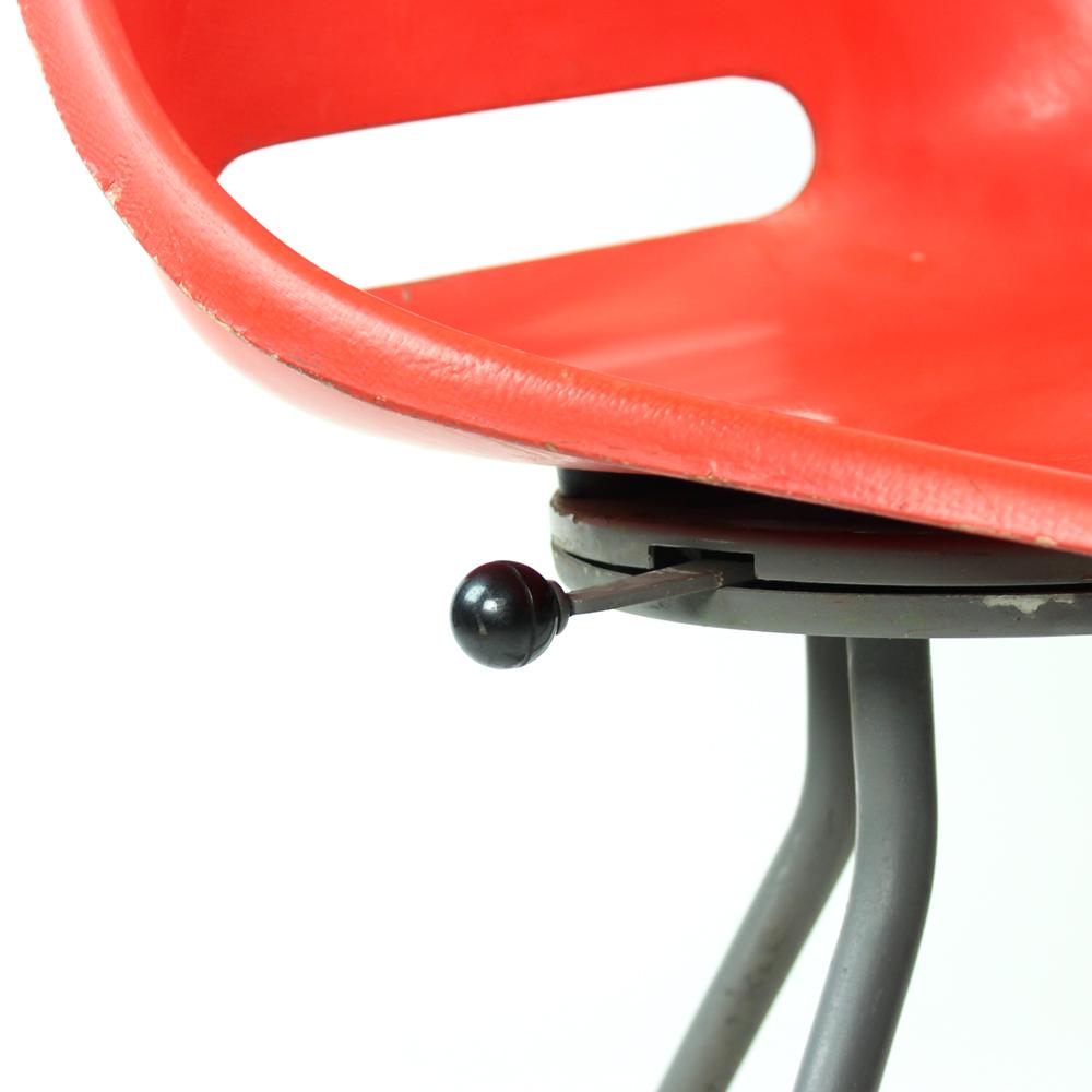 Red Fiberglass & Metal Tram Chairs By Miroslav Navratil For Vertex, 1960s For Sale 1