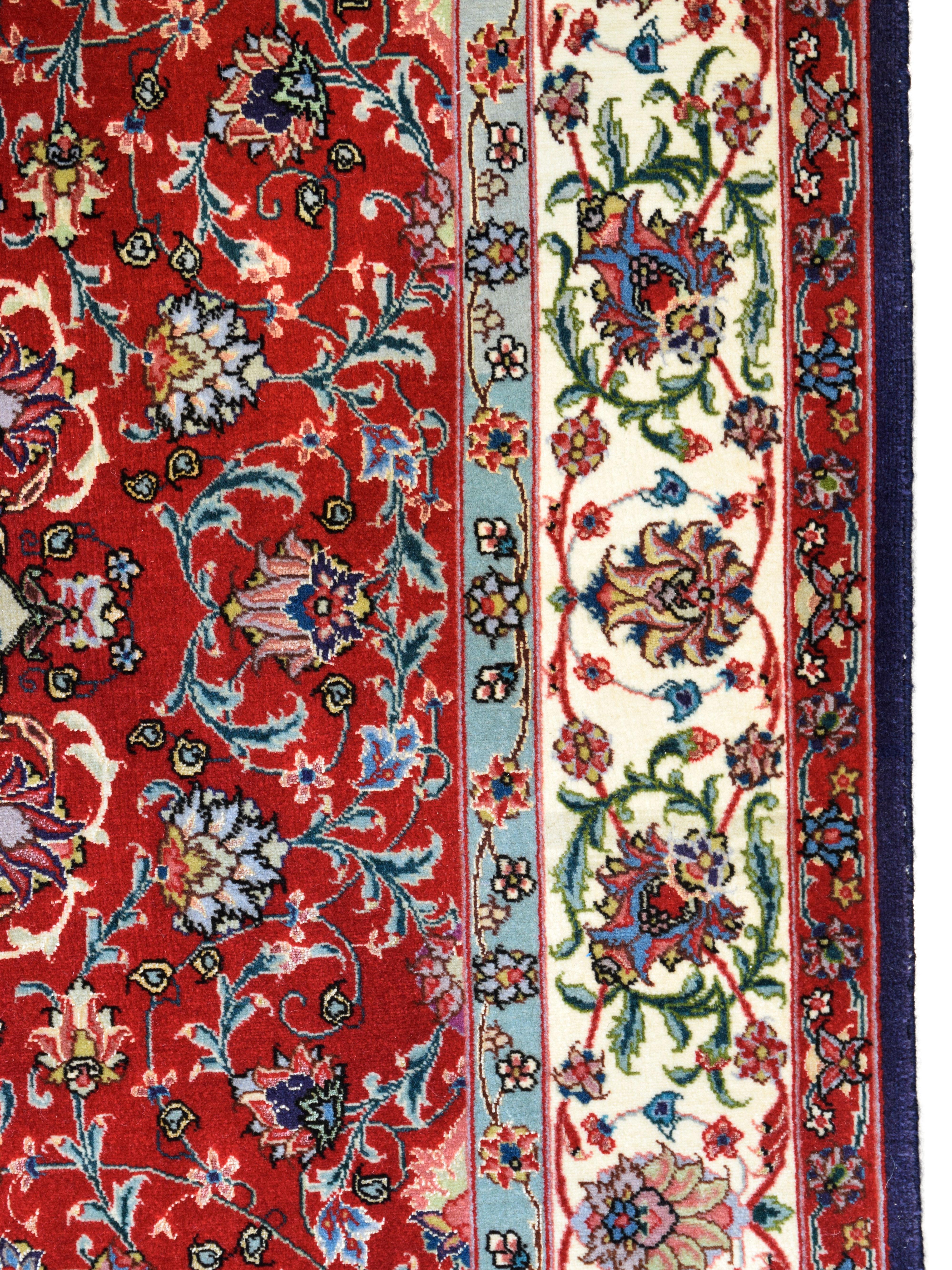 XXI secolo e contemporaneo Red Fine Persian Tabriz Wool and Silk Rug with Medallion Design, 3' x 5' in vendita