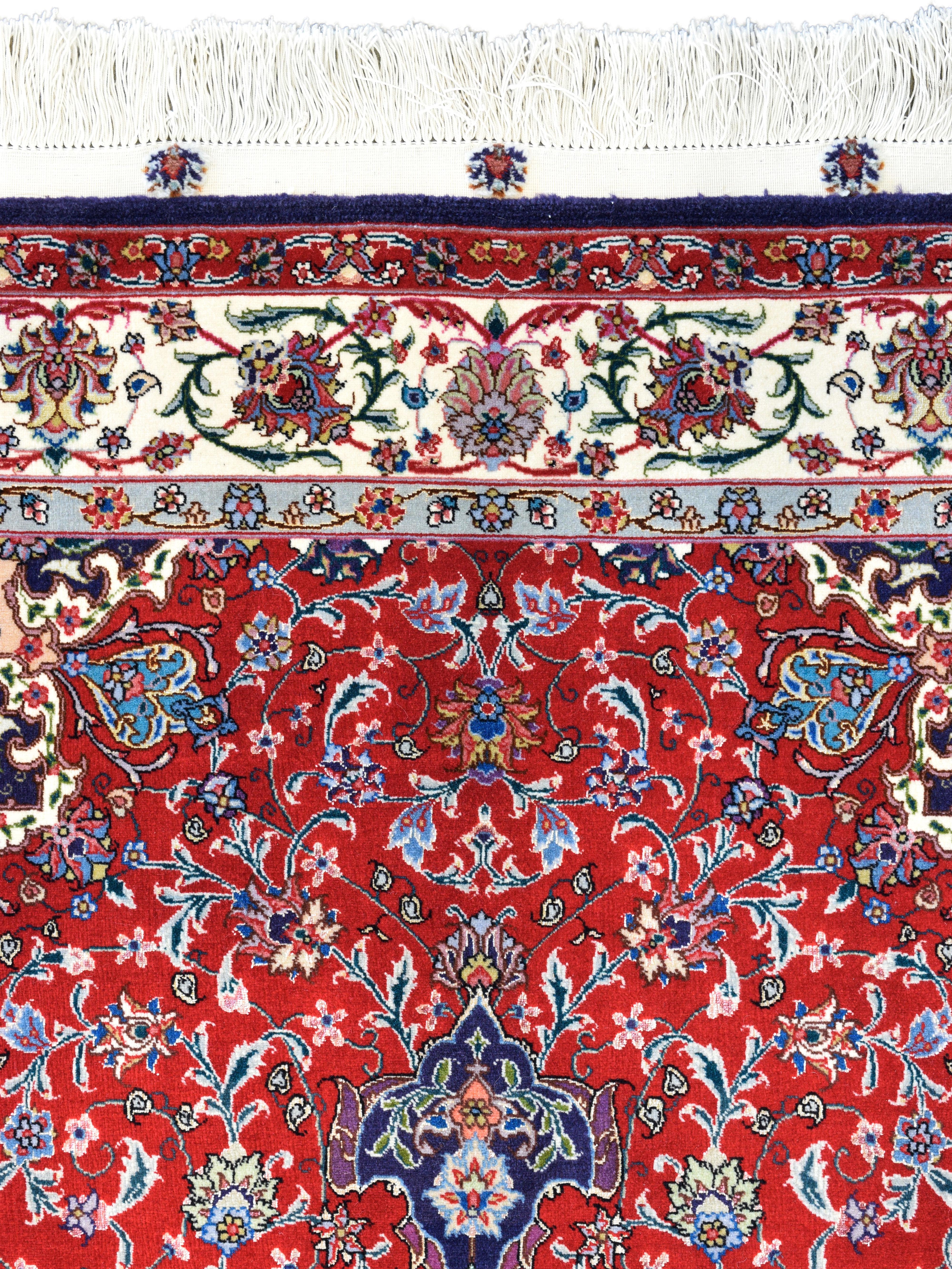 Red Fine Persian Tabriz Wool and Silk Rug with Medallion Design, 3' x 5' in vendita 2