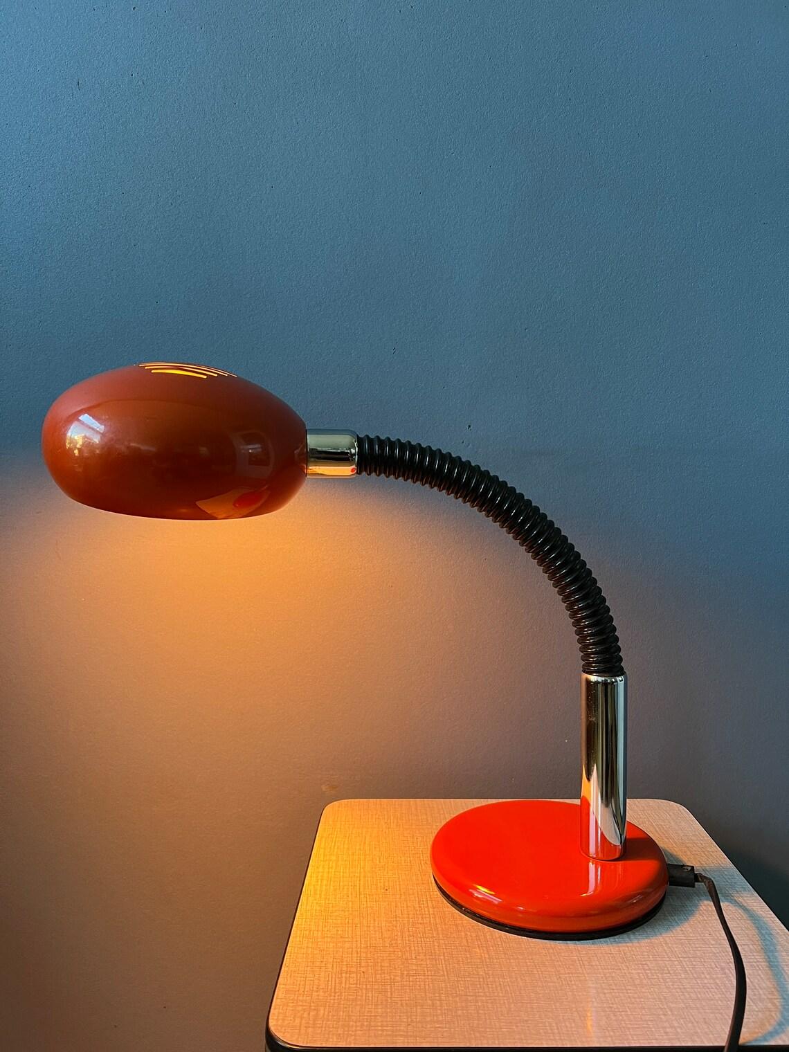 Red Flexible Adjustable Mid Century Space Age UFO Table Lamp, 1970s In Good Condition For Sale In ROTTERDAM, ZH