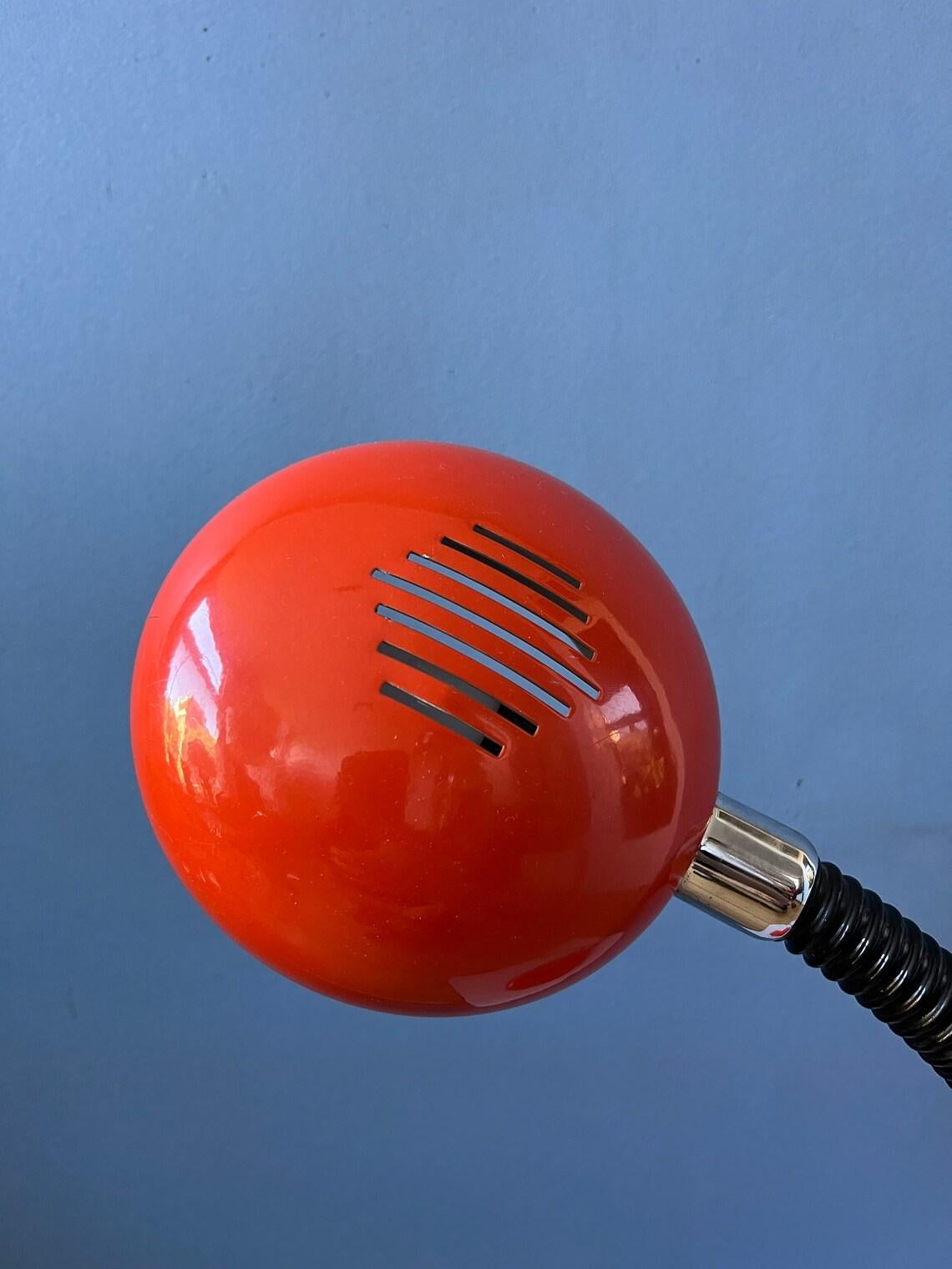 Lampe de bureau rouge flexible et réglable de l'ère spatiale du milieu du siècle dernier, 1970 en vente 3