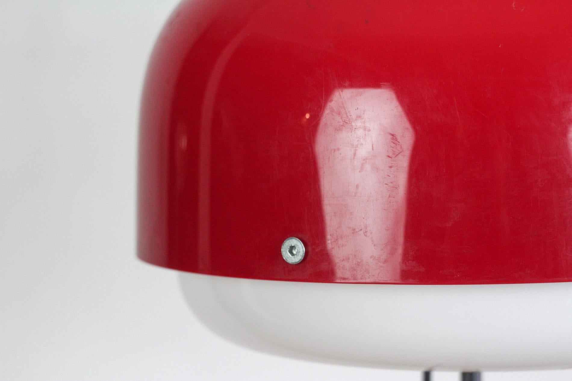 Red Floor Lamp by Harvey Guzzini, Meblo, 1970s In Good Condition In Budapest, HU