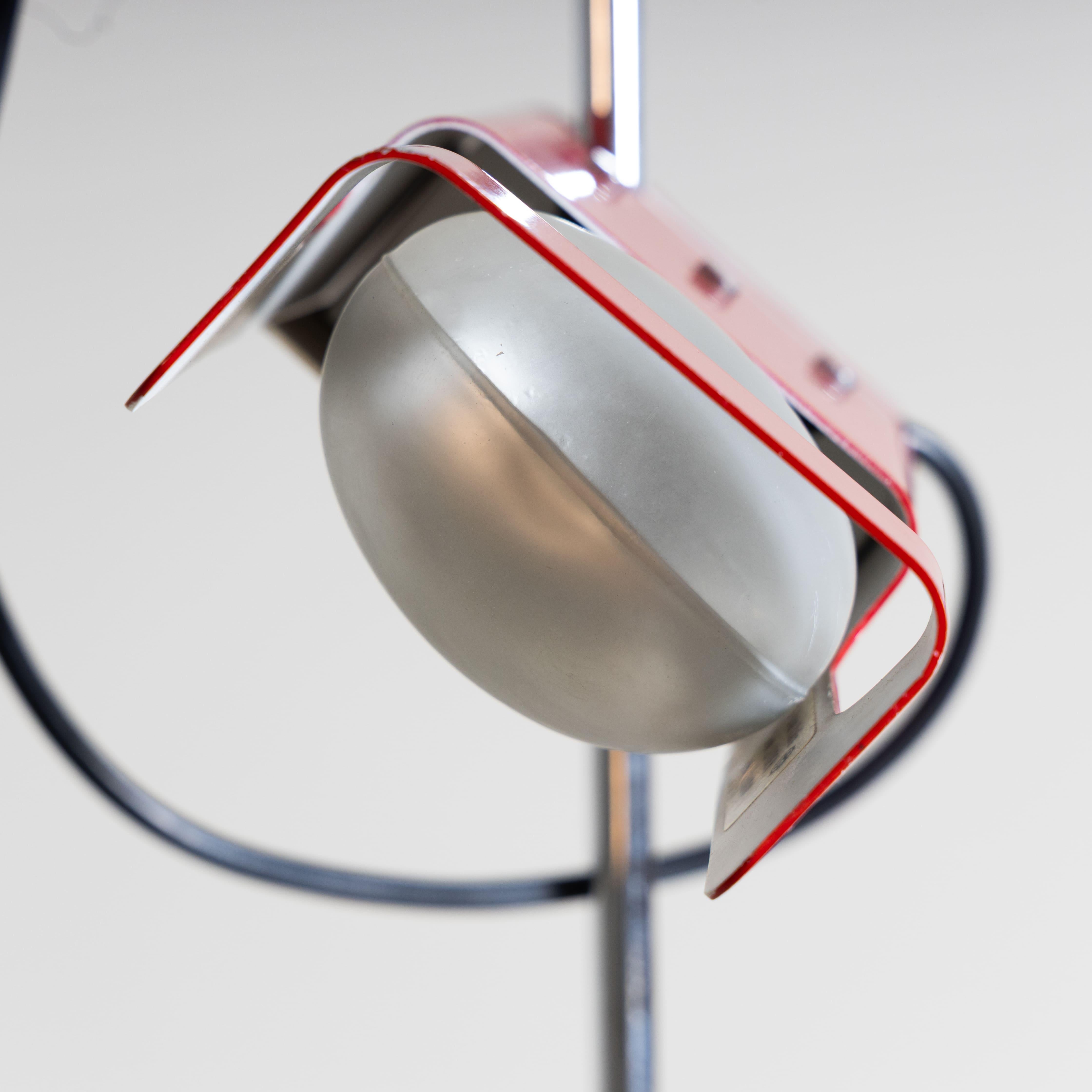 Rote Stehlampe mod. Spider Joe Colombo oluce, 1965 im Angebot 3