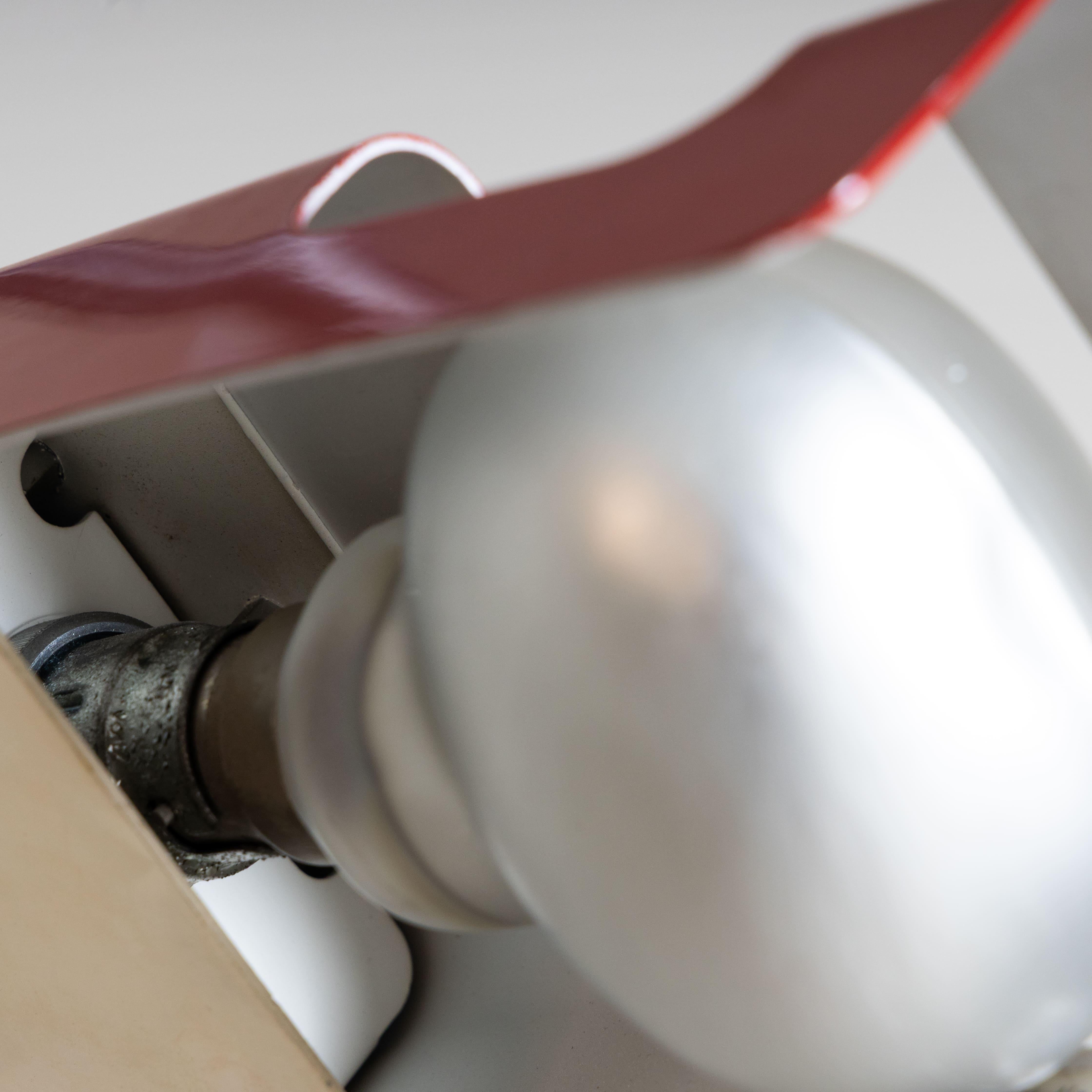 Rote Stehlampe mod. Spider Joe Colombo oluce, 1965 (Moderne) im Angebot