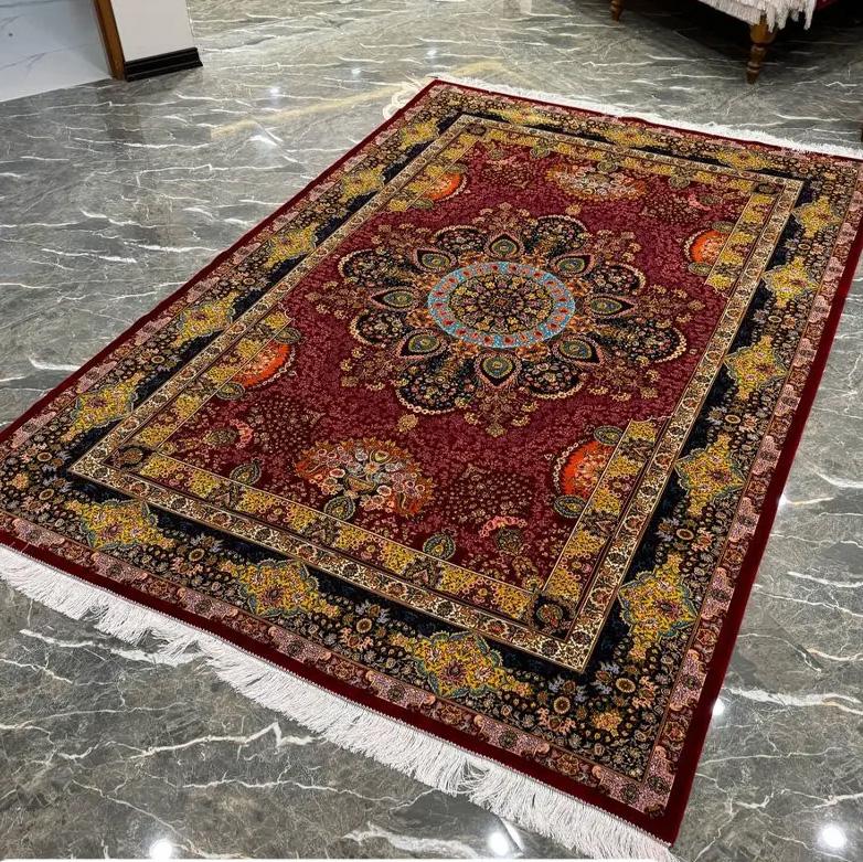 Persischer Seidenteppich mit rotem, geblümtem Medaillonmuster, 100x150cm, ideal für luxuriöse Schlafzimmer (Englisch) im Angebot