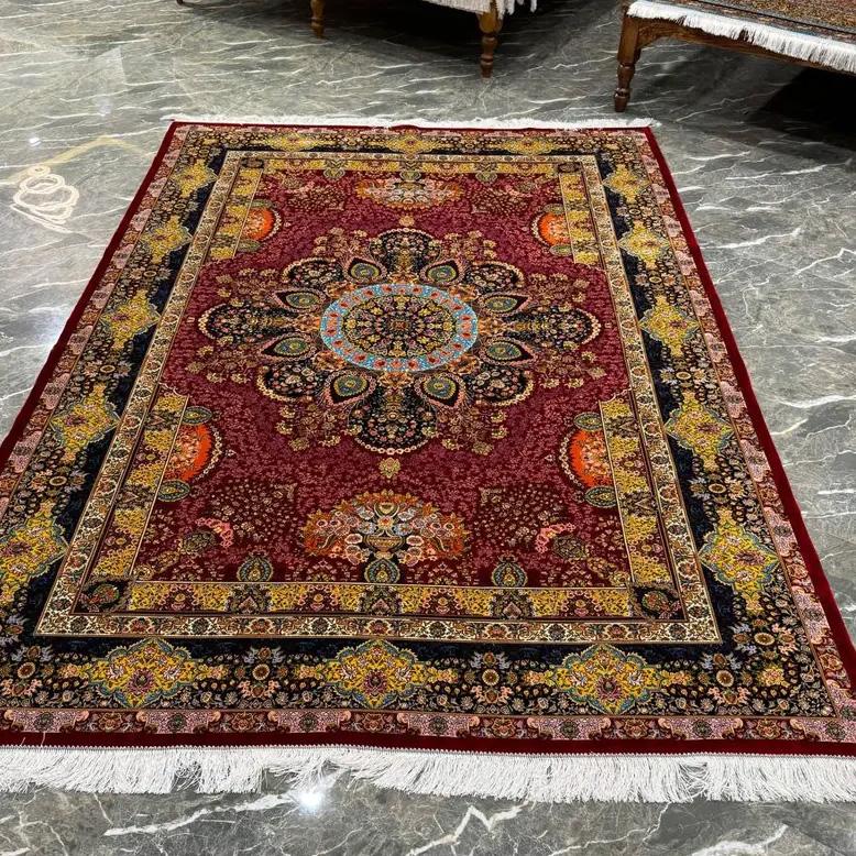 Persischer Seidenteppich mit rotem, geblümtem Medaillonmuster, 100x150cm, ideal für luxuriöse Schlafzimmer (Handgefertigt) im Angebot