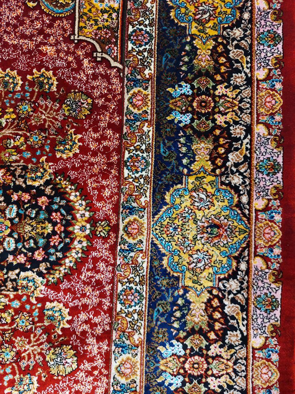 Red Floral Medallion Persian Silk Rug, The UK Made, 0041 For Sale 5