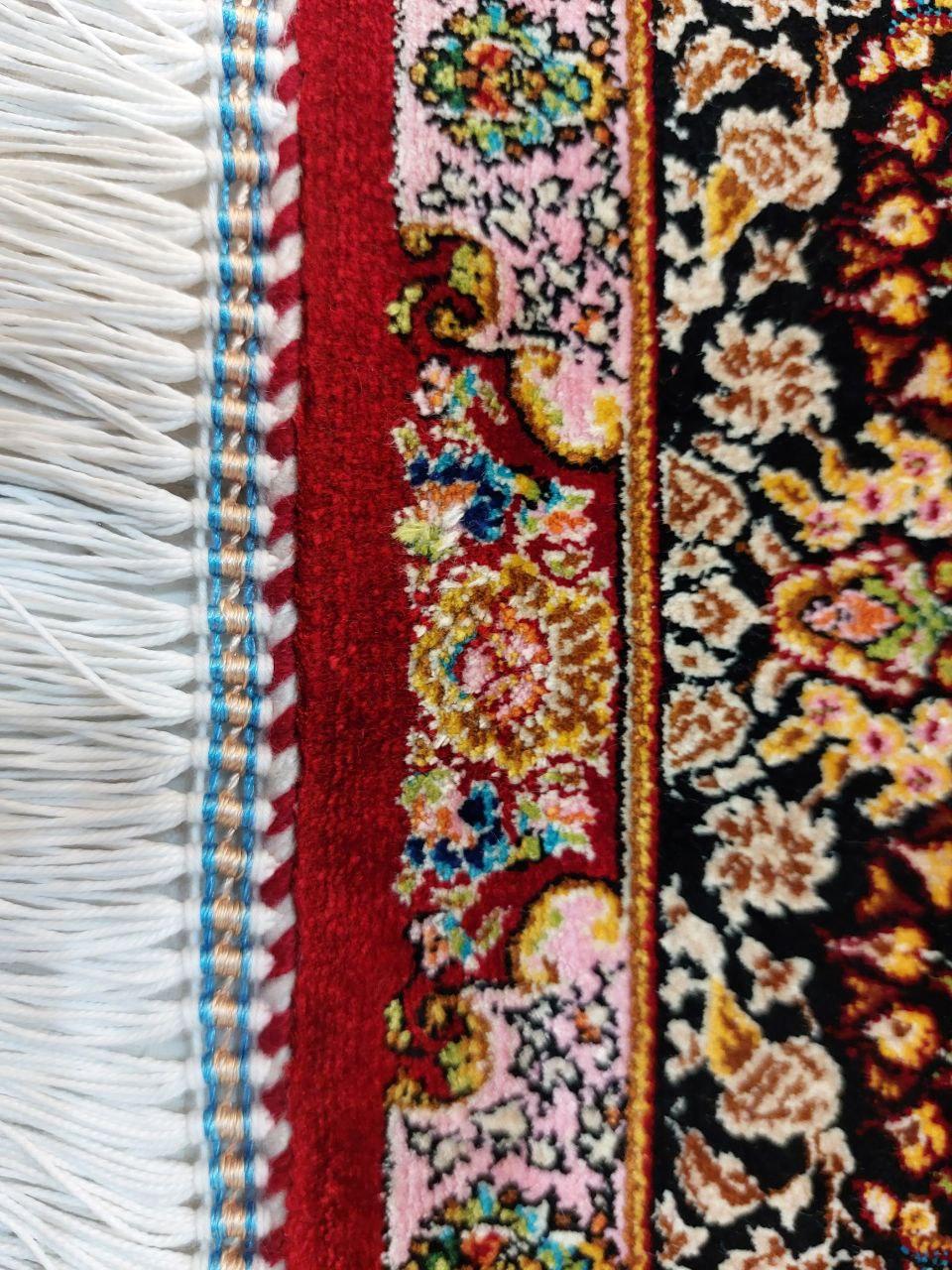 Red Floral Medallion Persian Silk Rug, The UK Made, 0041 For Sale 3
