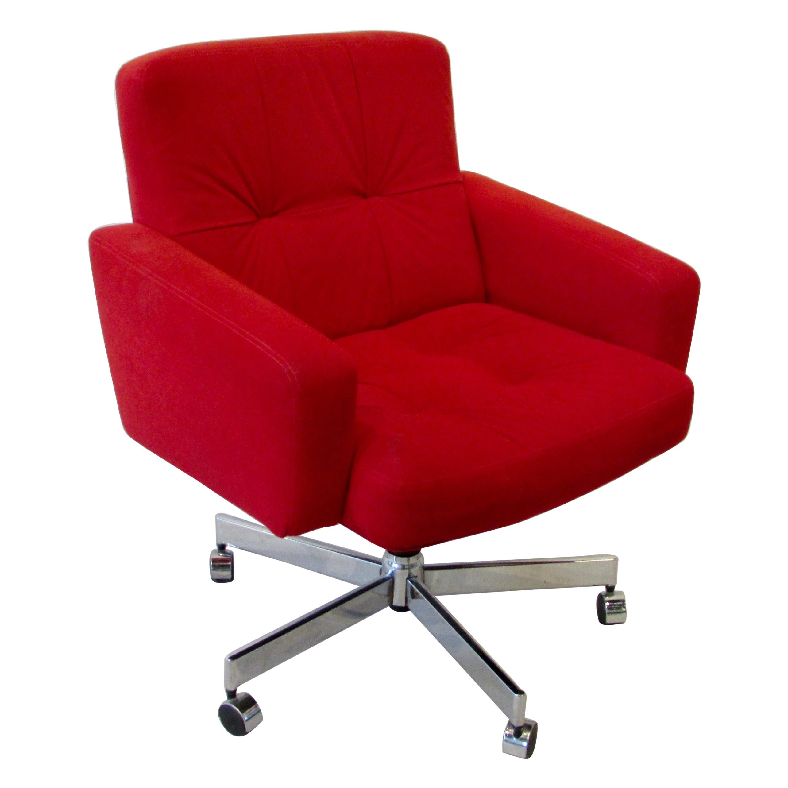 Chaise de bureau pivotante et inclinable rouge de style Florence Knoll par Fortress Furniture en vente