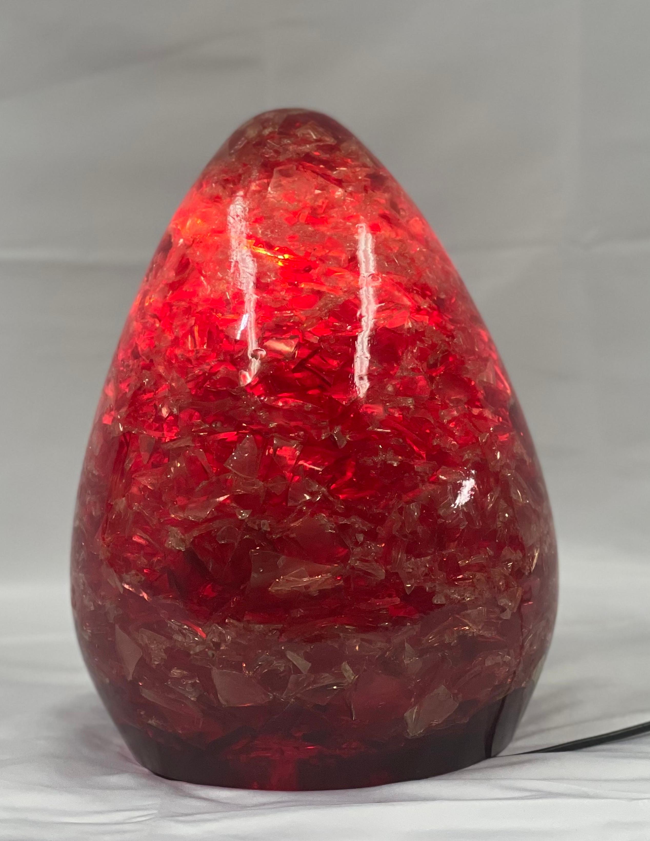 French Red fractal resin lamp from the 70s (We have another one in green) For Sale