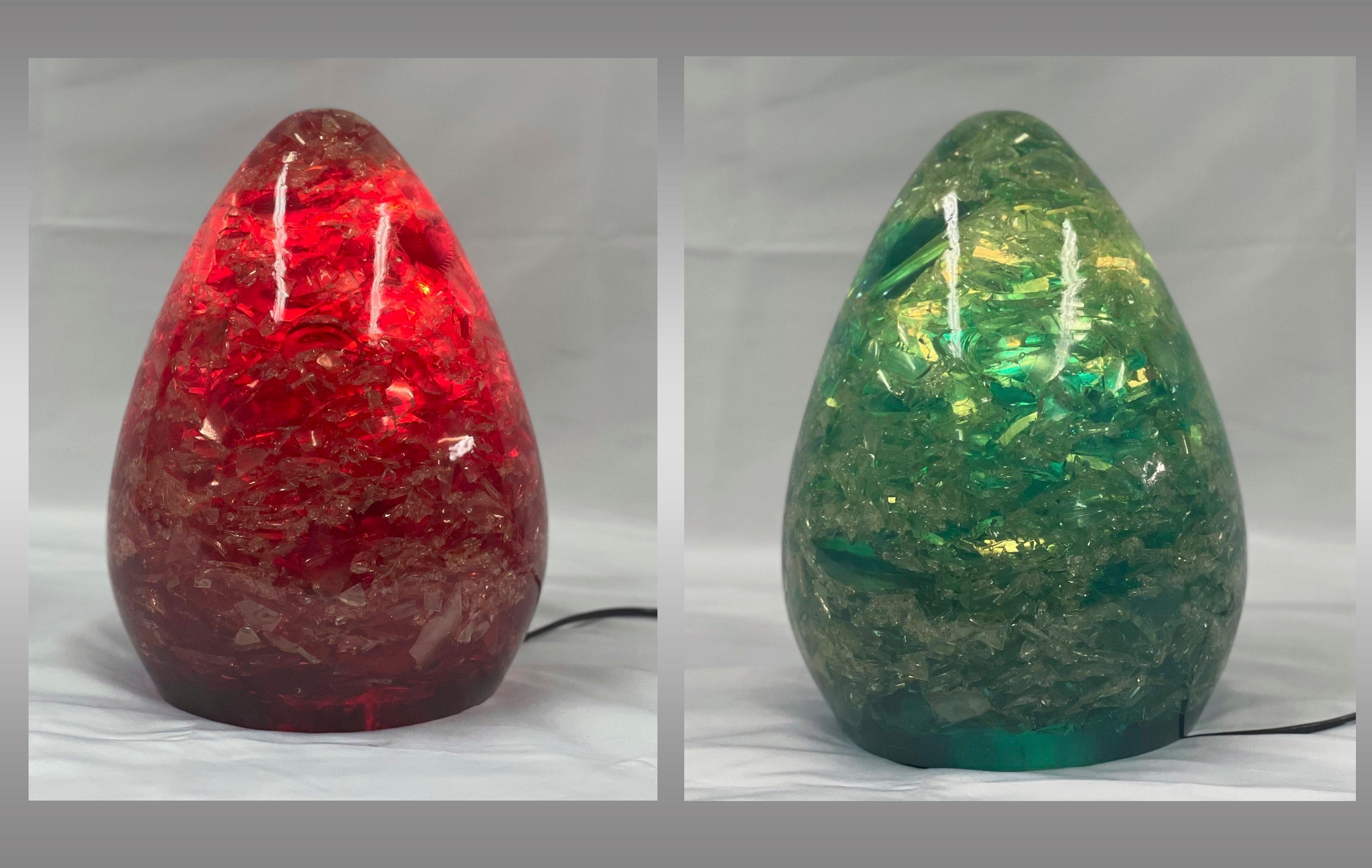 Red fractal resin lamp from the 70s (We have another one in green) In Excellent Condition For Sale In Saint-Ouen, FR