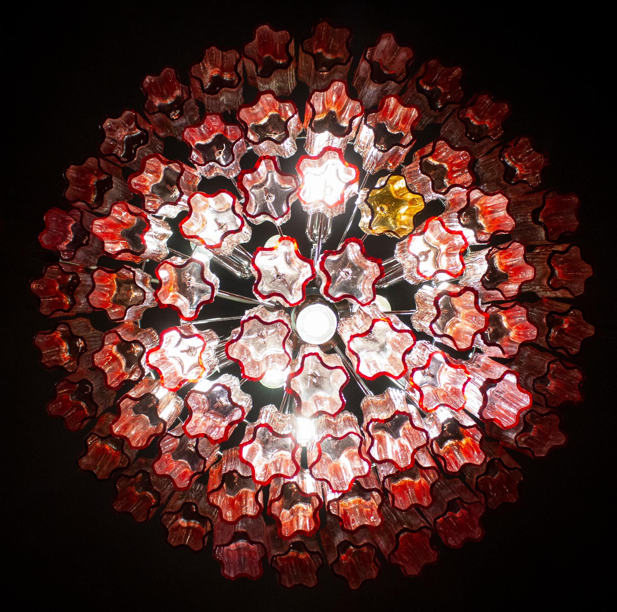 Red Fuchsia Murano Glass Tronchi Chandelier, 1970 In Excellent Condition For Sale In Rome, IT