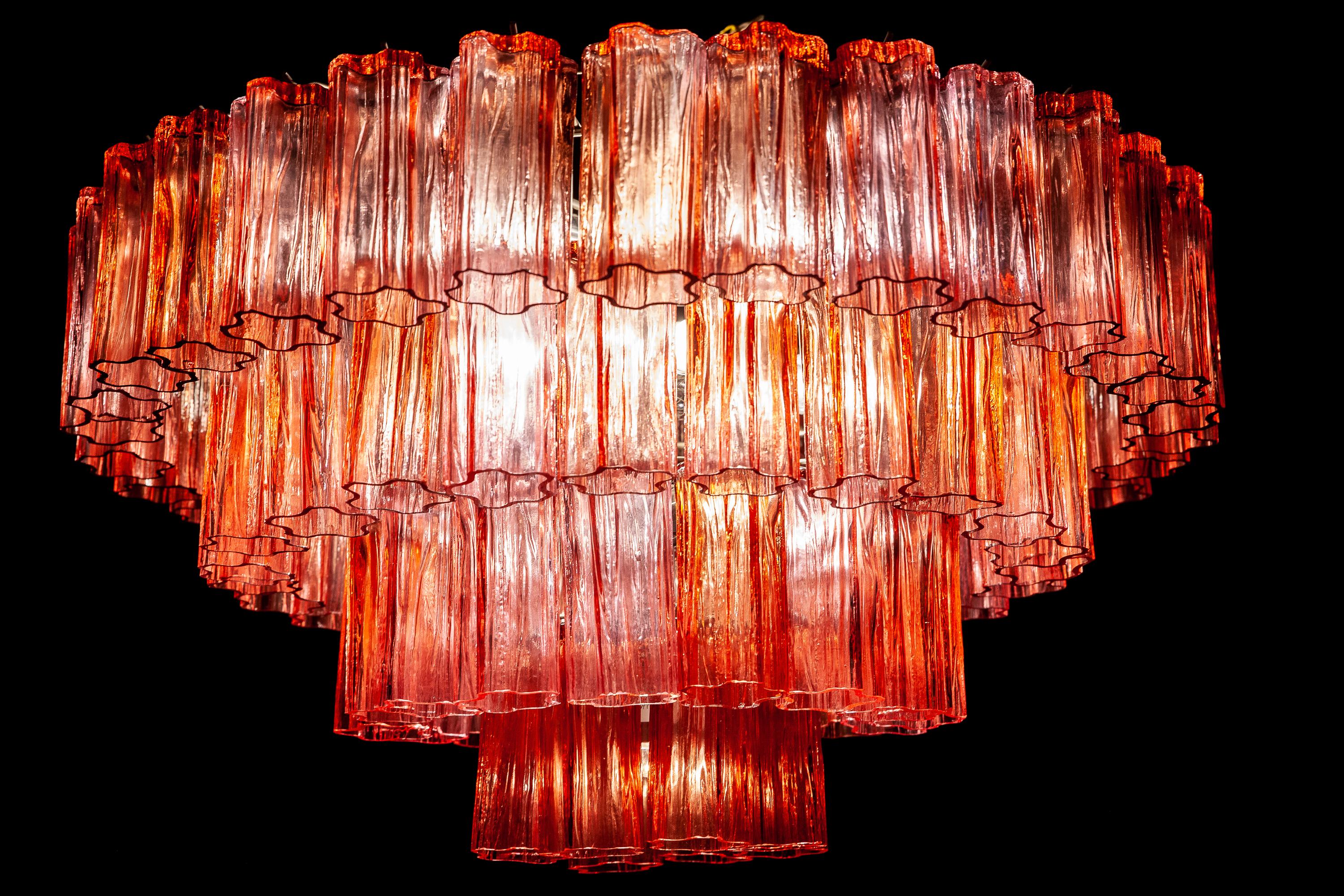 Vetro soffiato Lampadario Tronchi in vetro di Murano rosso fucsia, 1970 in vendita