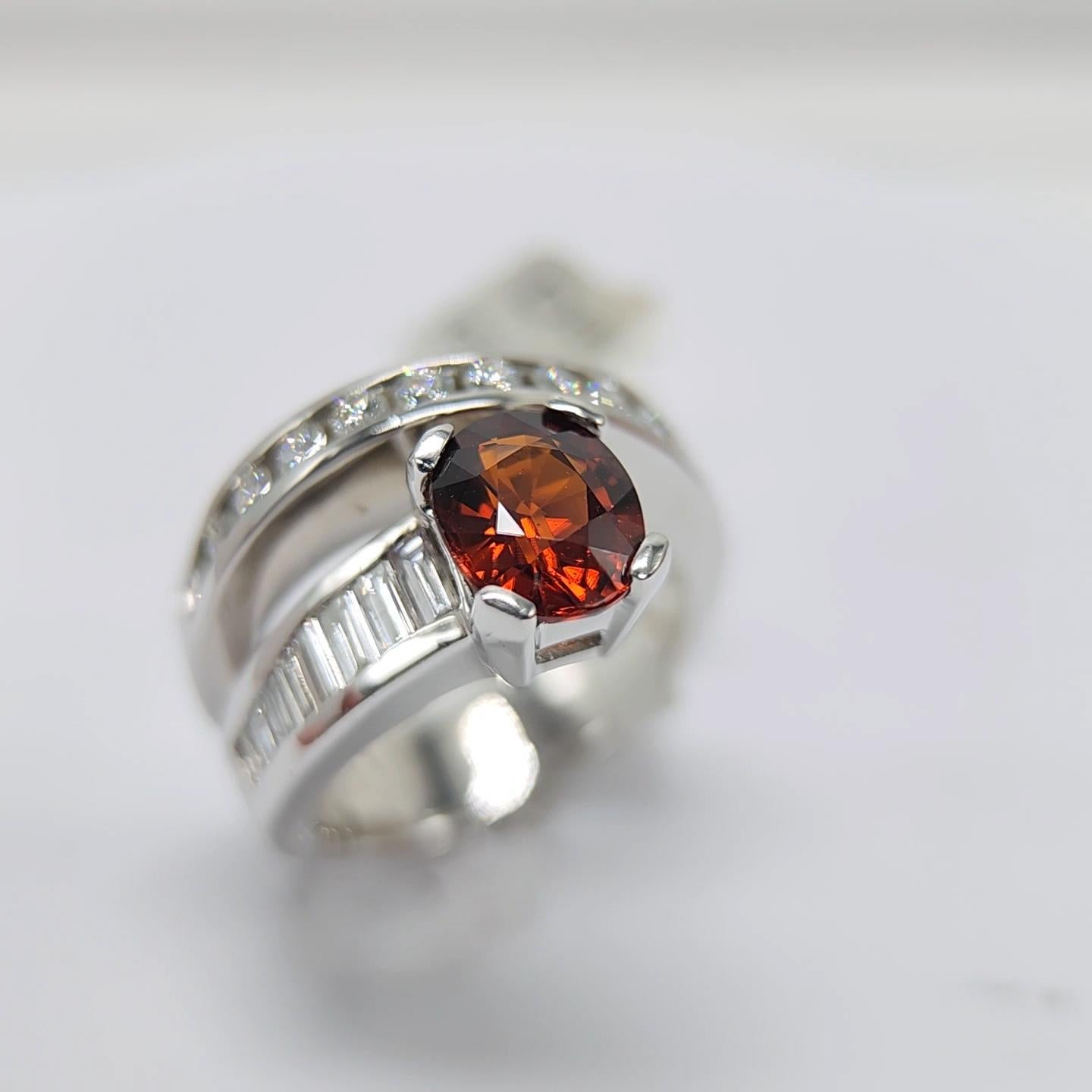 Anello con granato rosso e diamante in oro bianco 14 carati Granato naturale del Mozambico 2,34 carati in vendita 9
