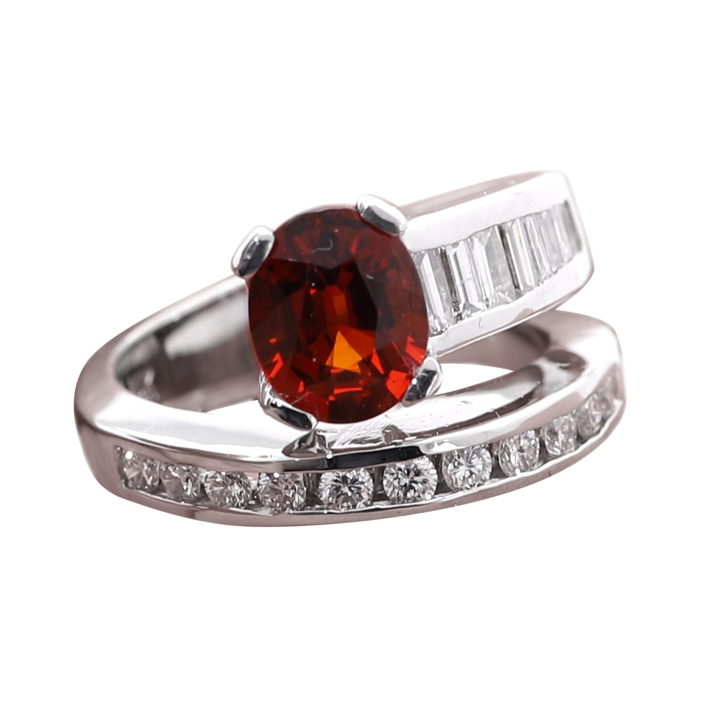 Roter Granat und Diamant Ring 14 Karat Weißgold Natürlicher Mosambik Granat 2,34 Karat