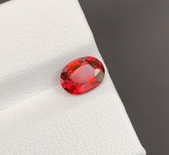 Gema Granate Rojo: Piedra de Nacimiento de Enero, talla oval, 1.43 quilates