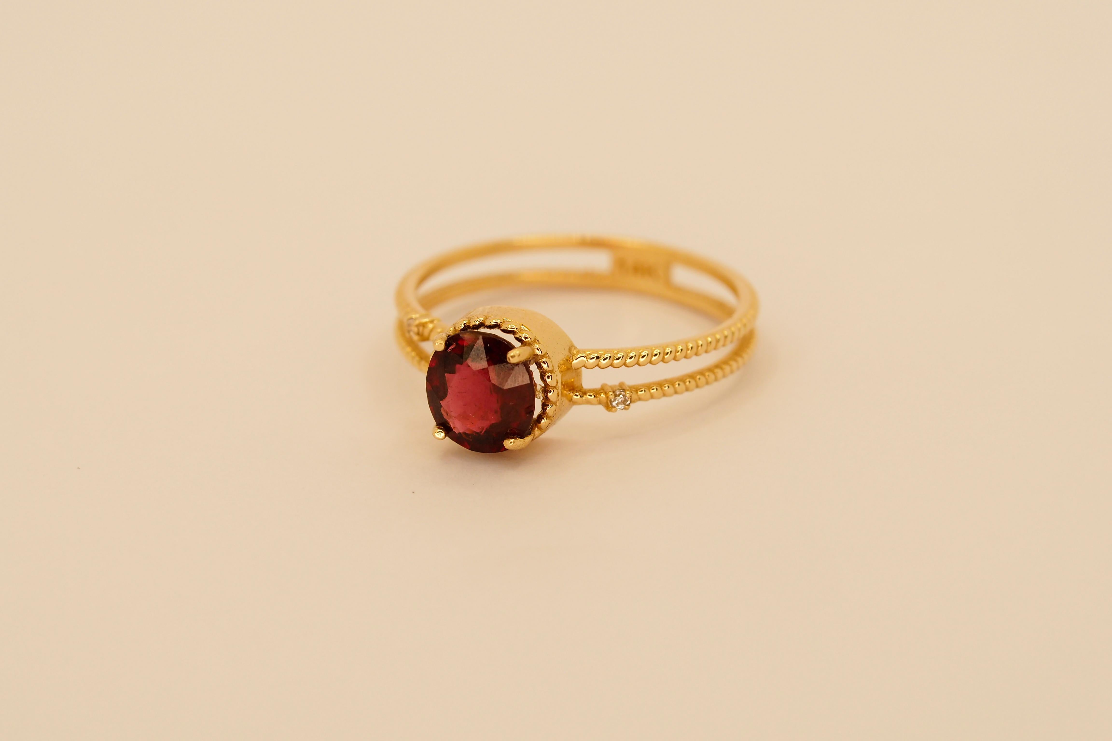 Red garnet gold ring. 2