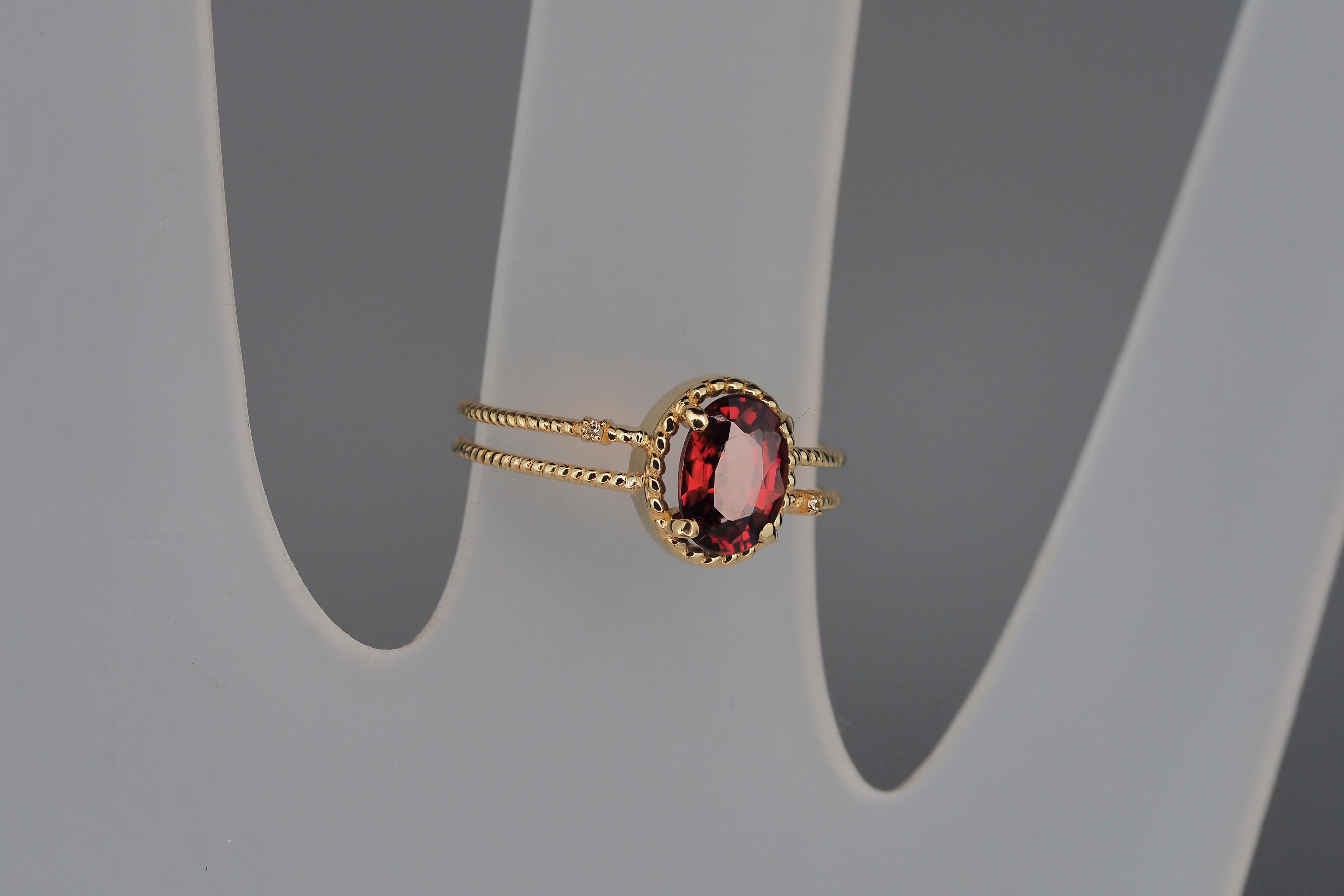 Bague en or avec grenat rouge.  en vente 3