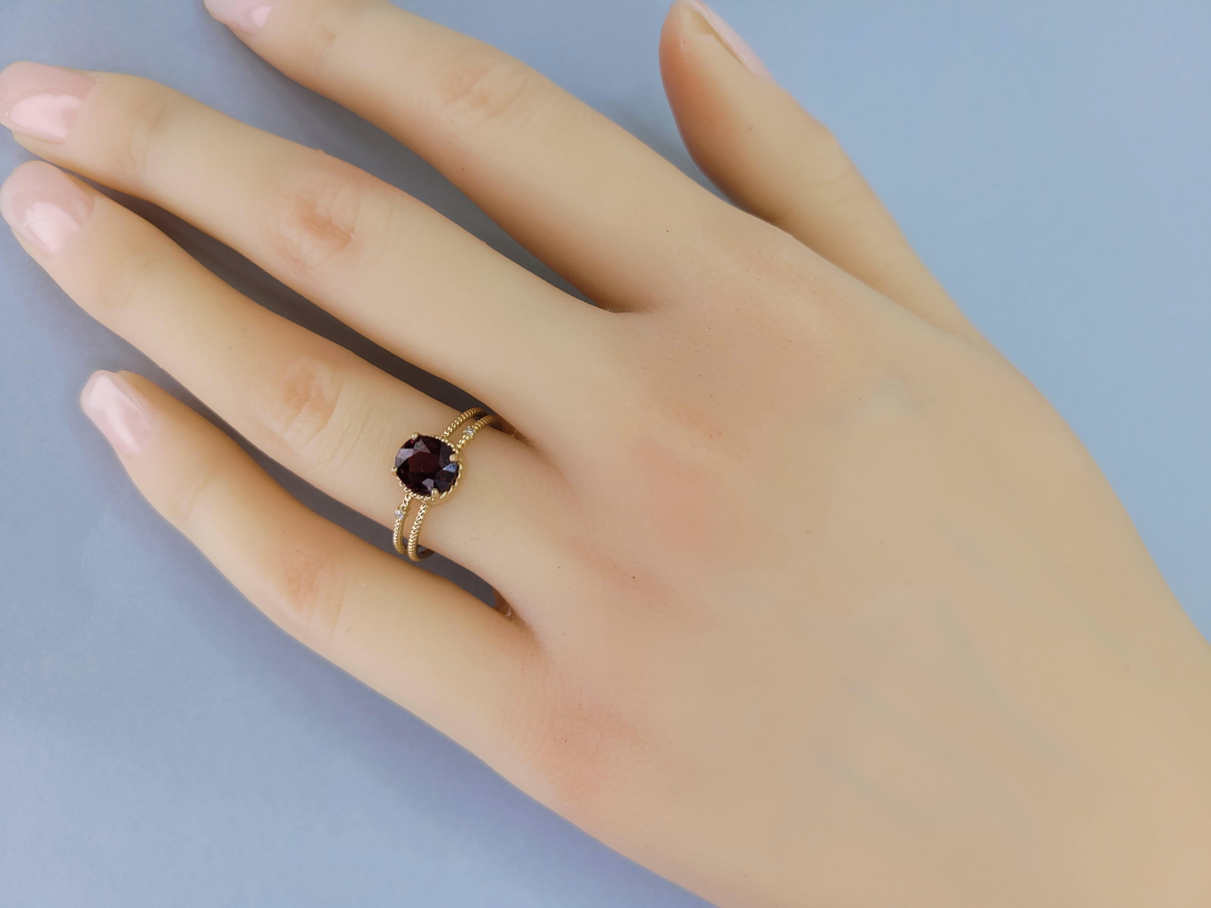 Red garnet gold ring. 3
