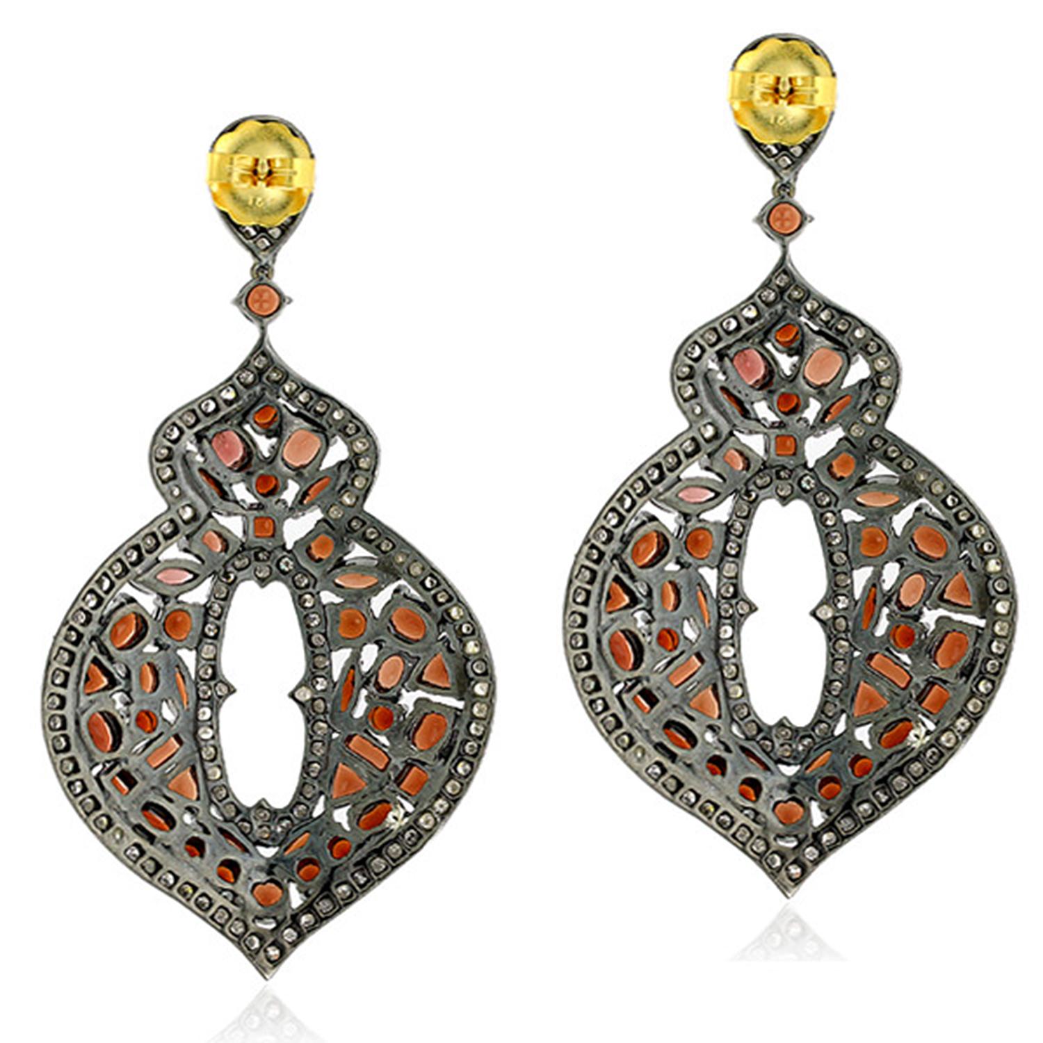 Mixed Shaped Red Garnet Earrings Adorned with Diamonds In 18k Gold & Silver In New Condition For Sale In New York, NY