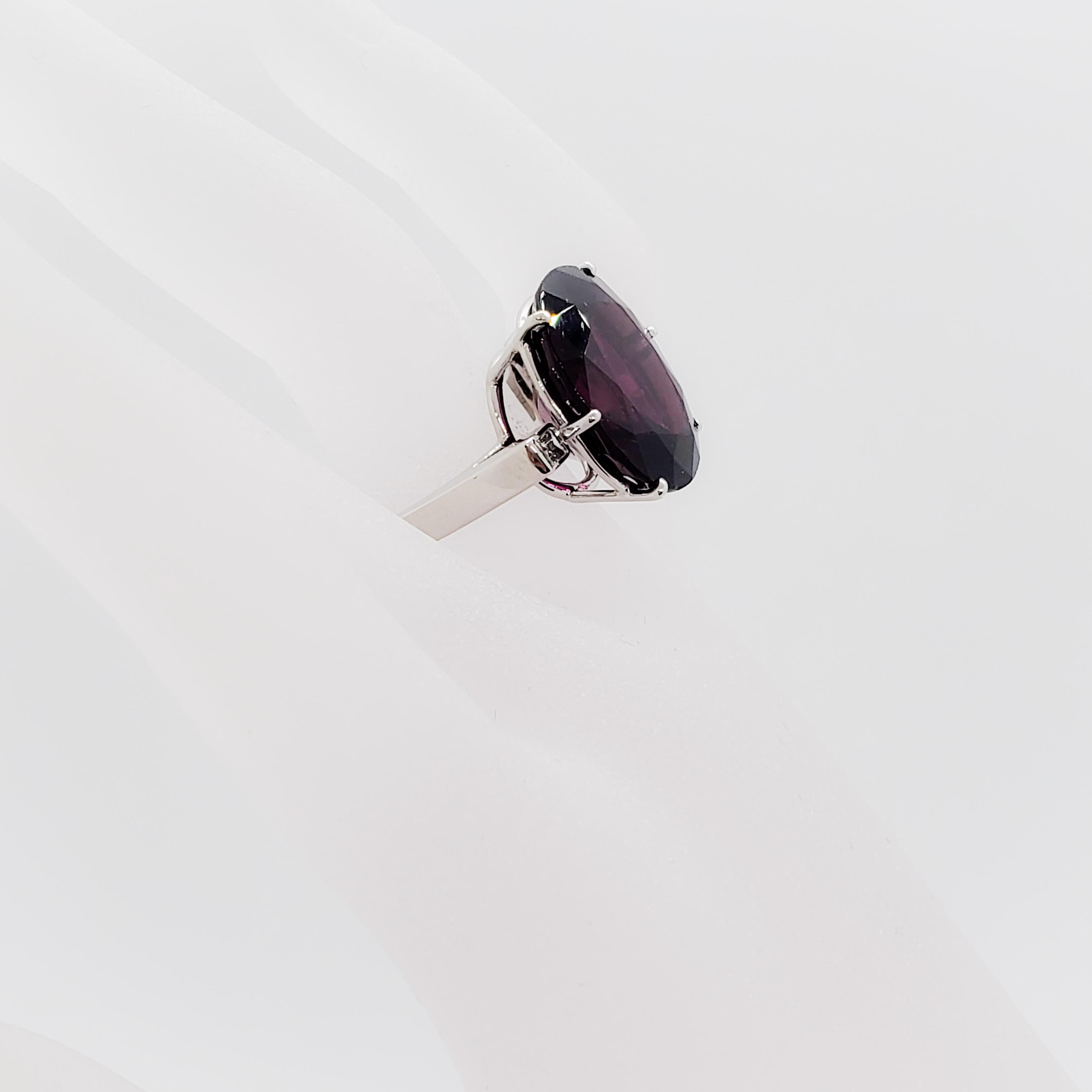 Red Garnet Oval and White Diamond Cocktail Ring in Platinum In Excellent Condition In Los Angeles, CA