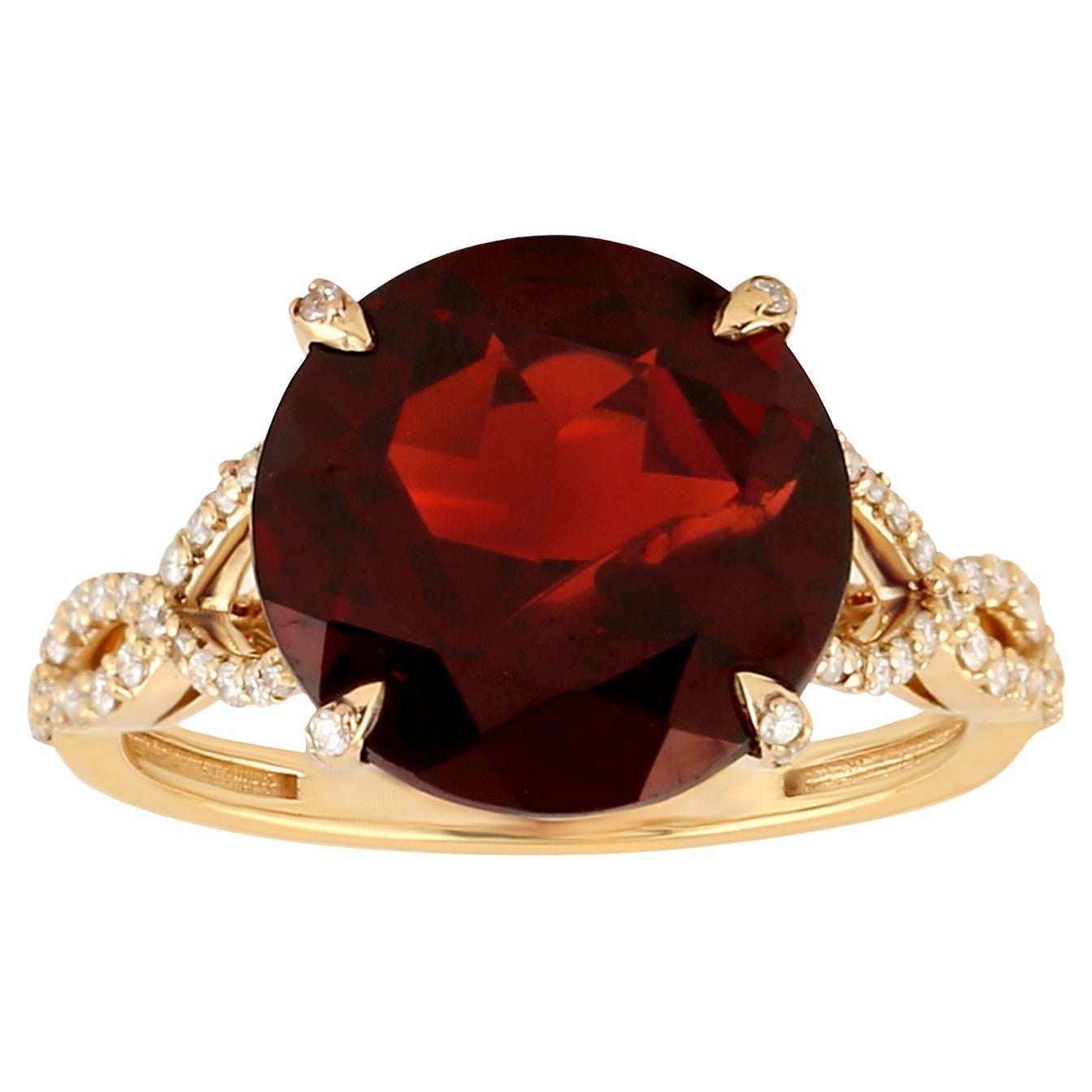 Red Garnet Ring Diamond Setting 7.71 Carats 18K Yellow Gold For Sale at ...