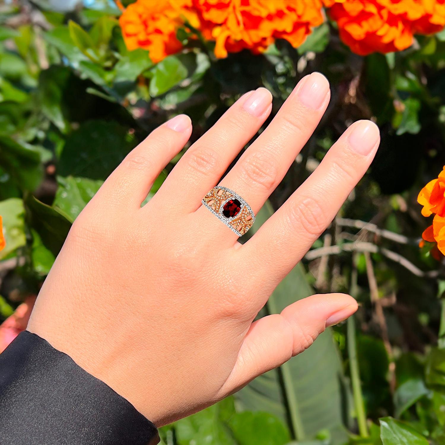 Contemporary Red Garnet Ring With Diamonds 1.65 Carats 18K Gold For Sale