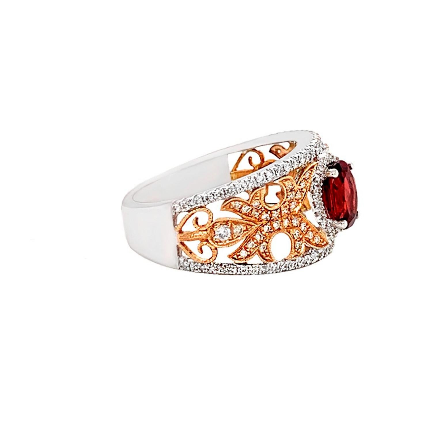 Red Garnet Ring With Diamonds 1.65 Carats 18K Gold In Excellent Condition For Sale In Aliso Viejo, CA
