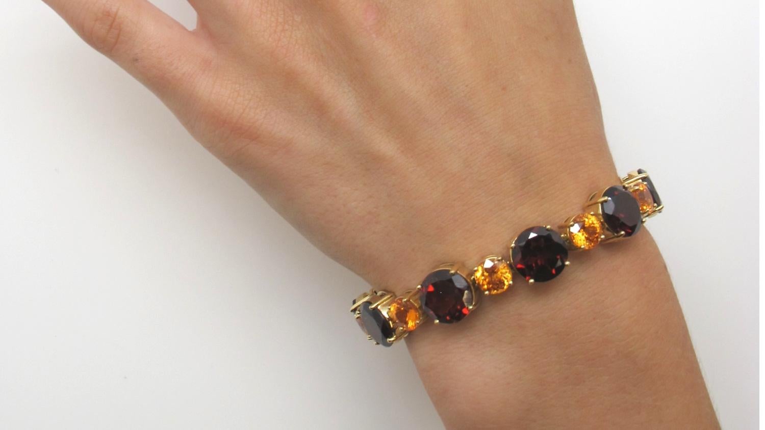 Spessartite and Red Garnet Tennis Bracelet, 54.87 Carats Total in Yellow Gold For Sale 6